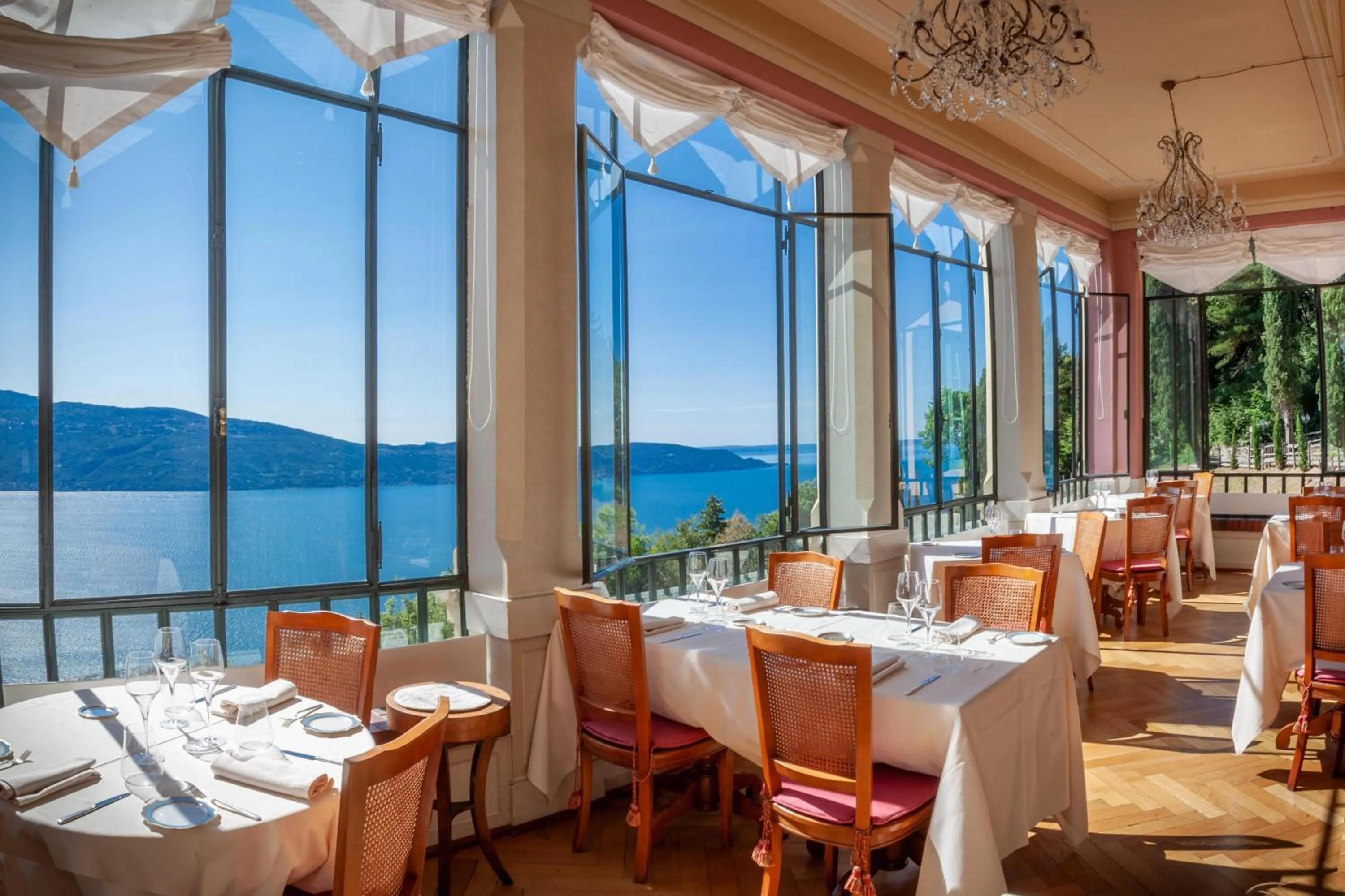 Restaurant/places to eat in Boutique Hotel Villa Sostaga