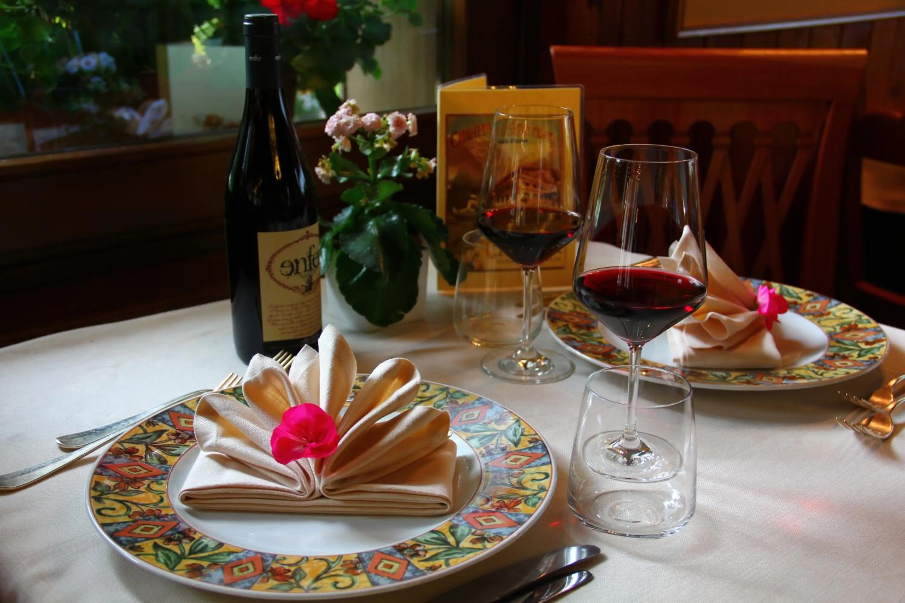 Restaurant/places to eat in Hotel Castor