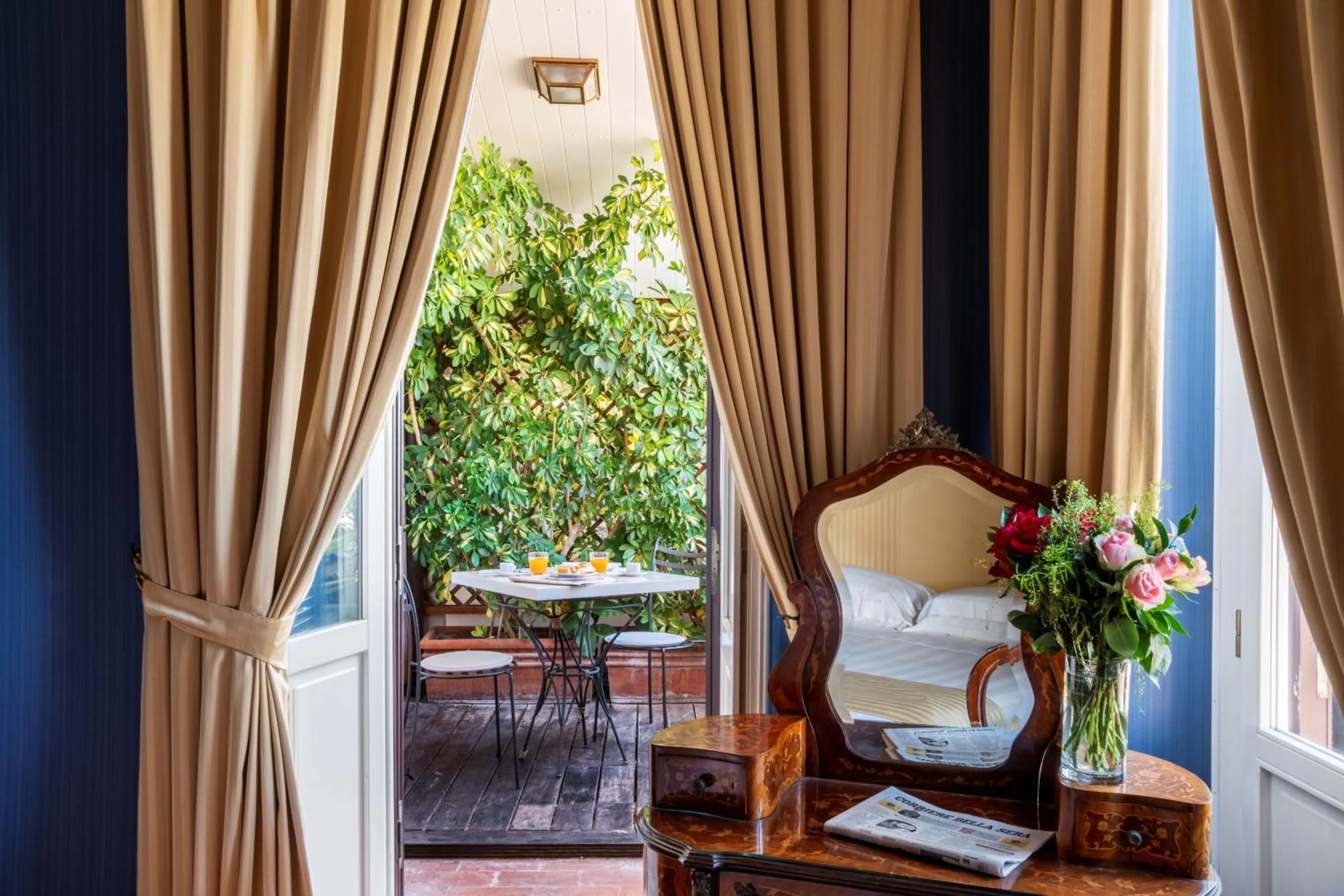 Patio in Hotel Scalinata Di Spagna