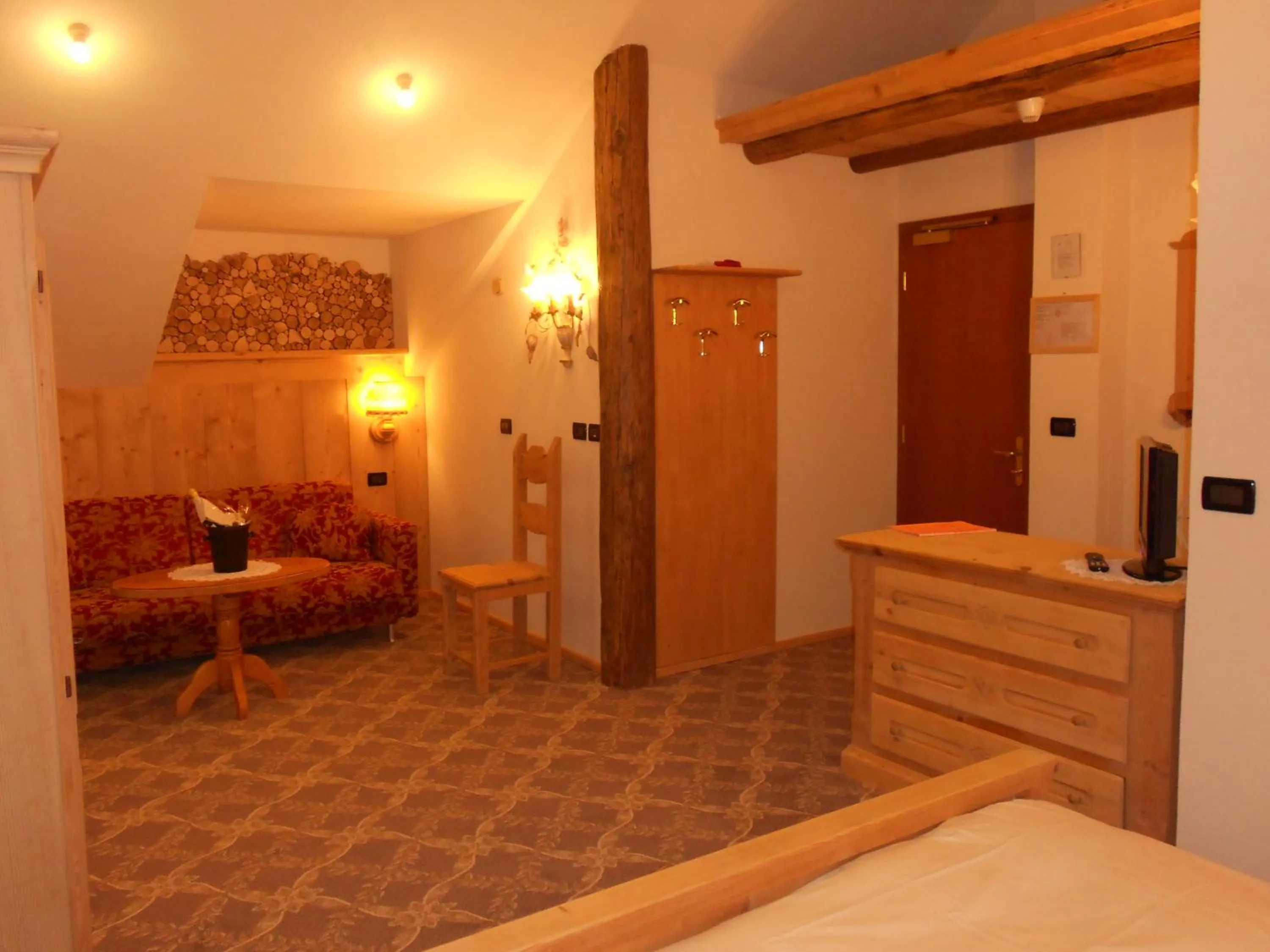 Photo of the whole room, Bed in Hotel Relais Grünwald