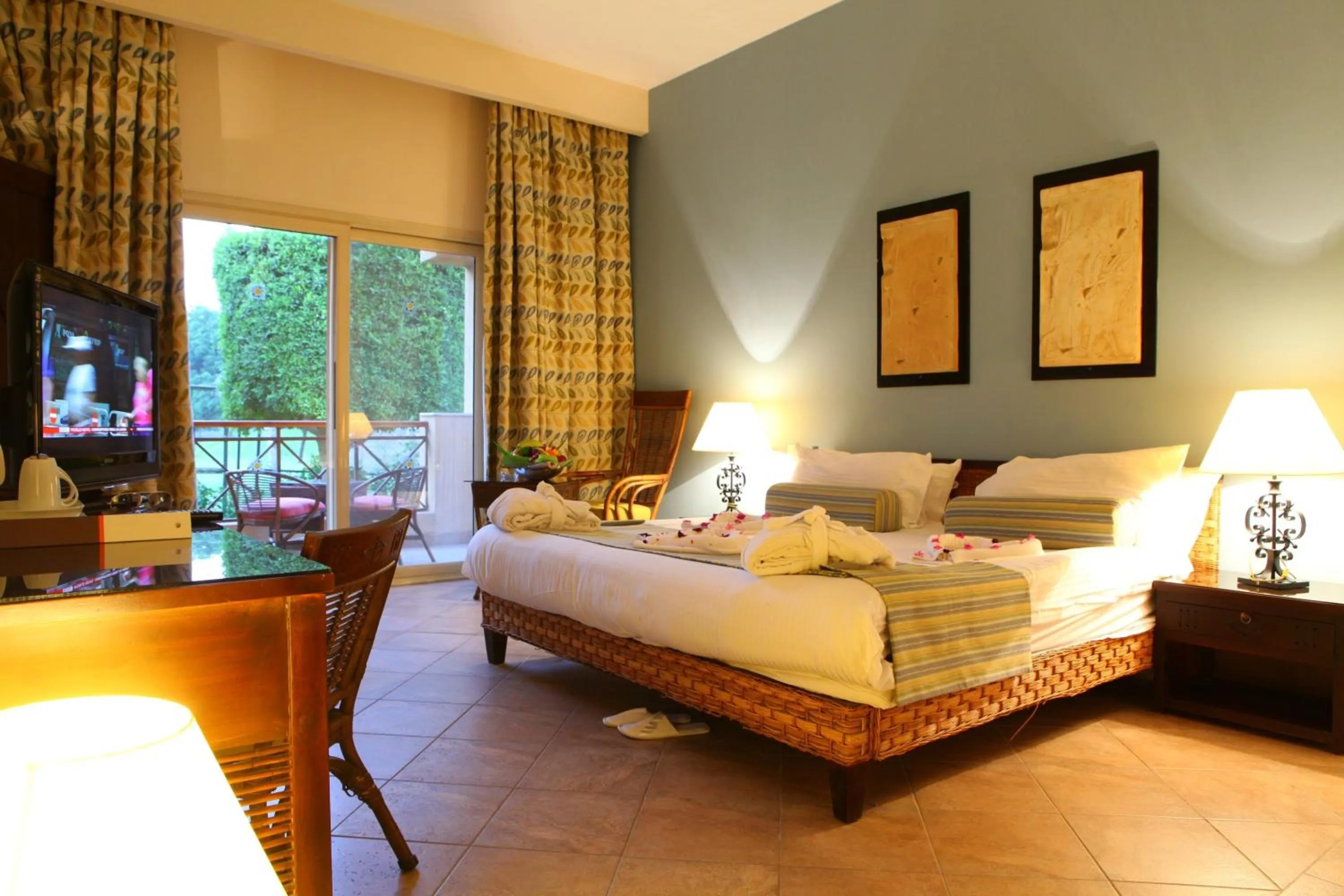 Bed in Swiss Inn Pyramids Golf Resort