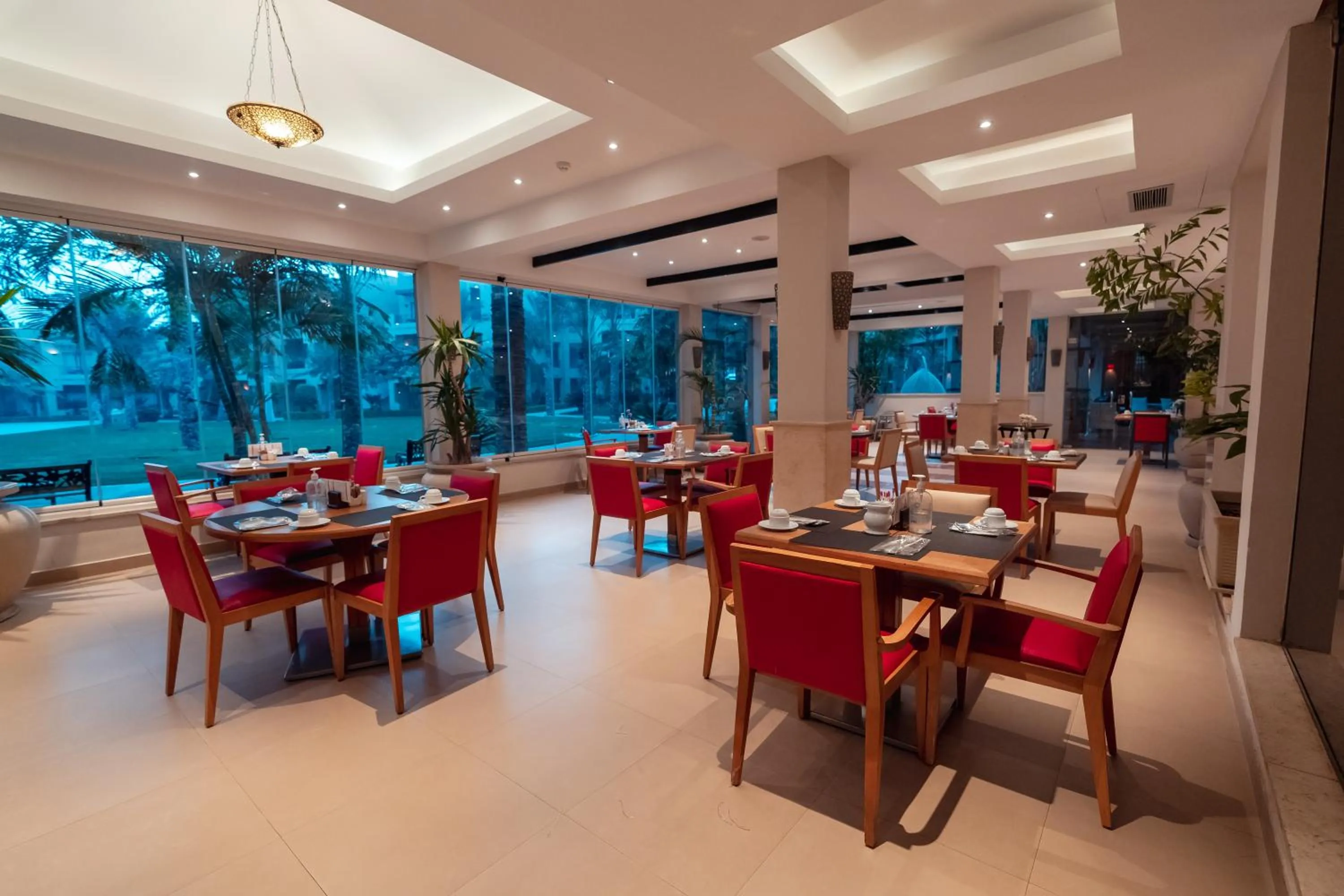 Restaurant/places to eat in Swiss Inn Pyramids Golf Resort