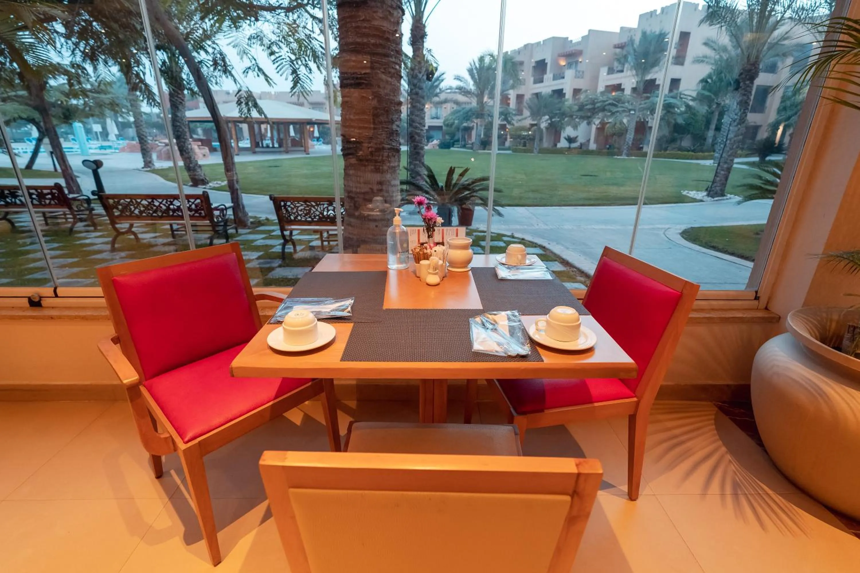 Restaurant/places to eat in Swiss Inn Pyramids Golf Resort