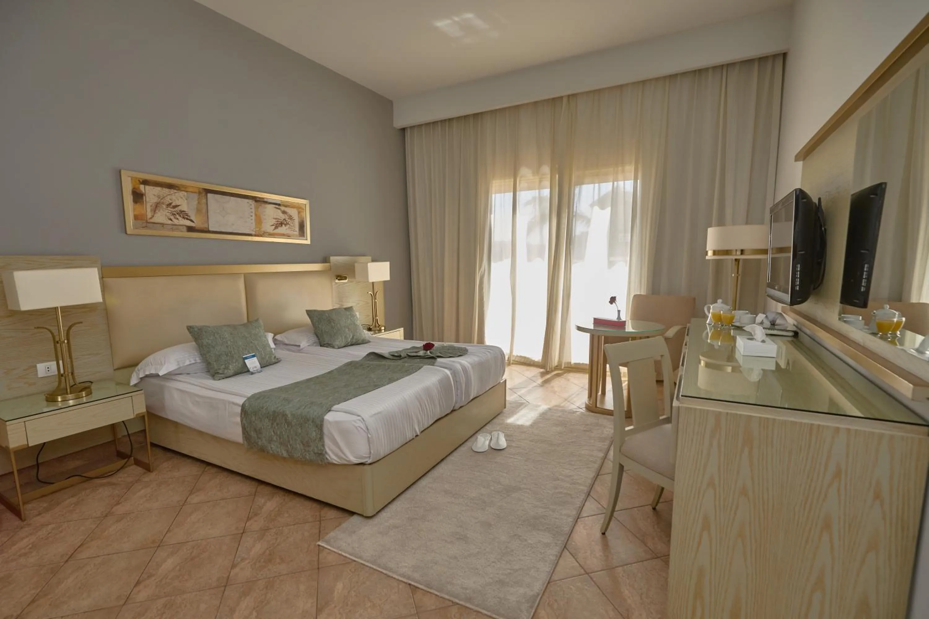 Bedroom, Bed in Swiss Inn Pyramids Golf Resort