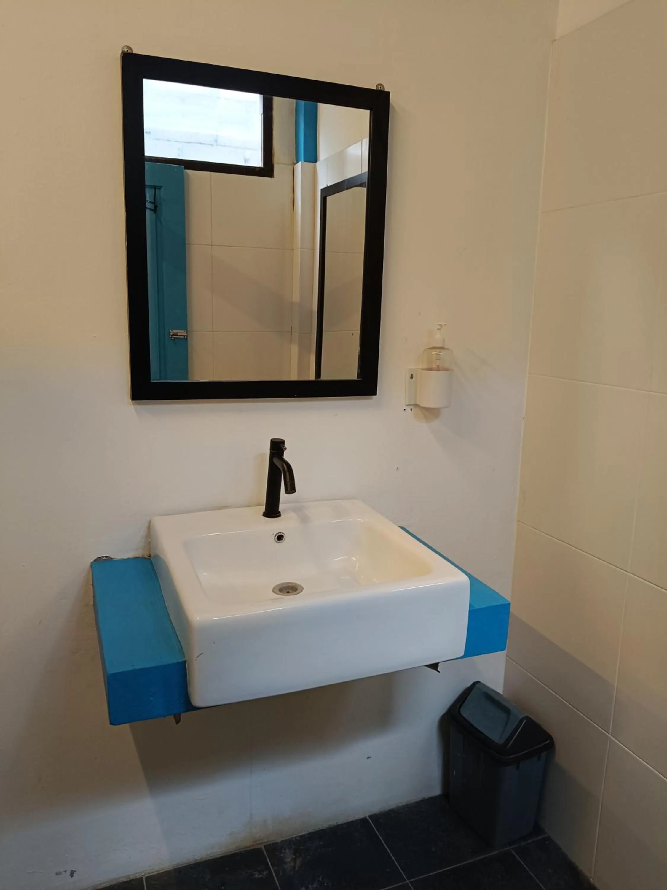 Bathroom in Gili Beach Bum Hostel