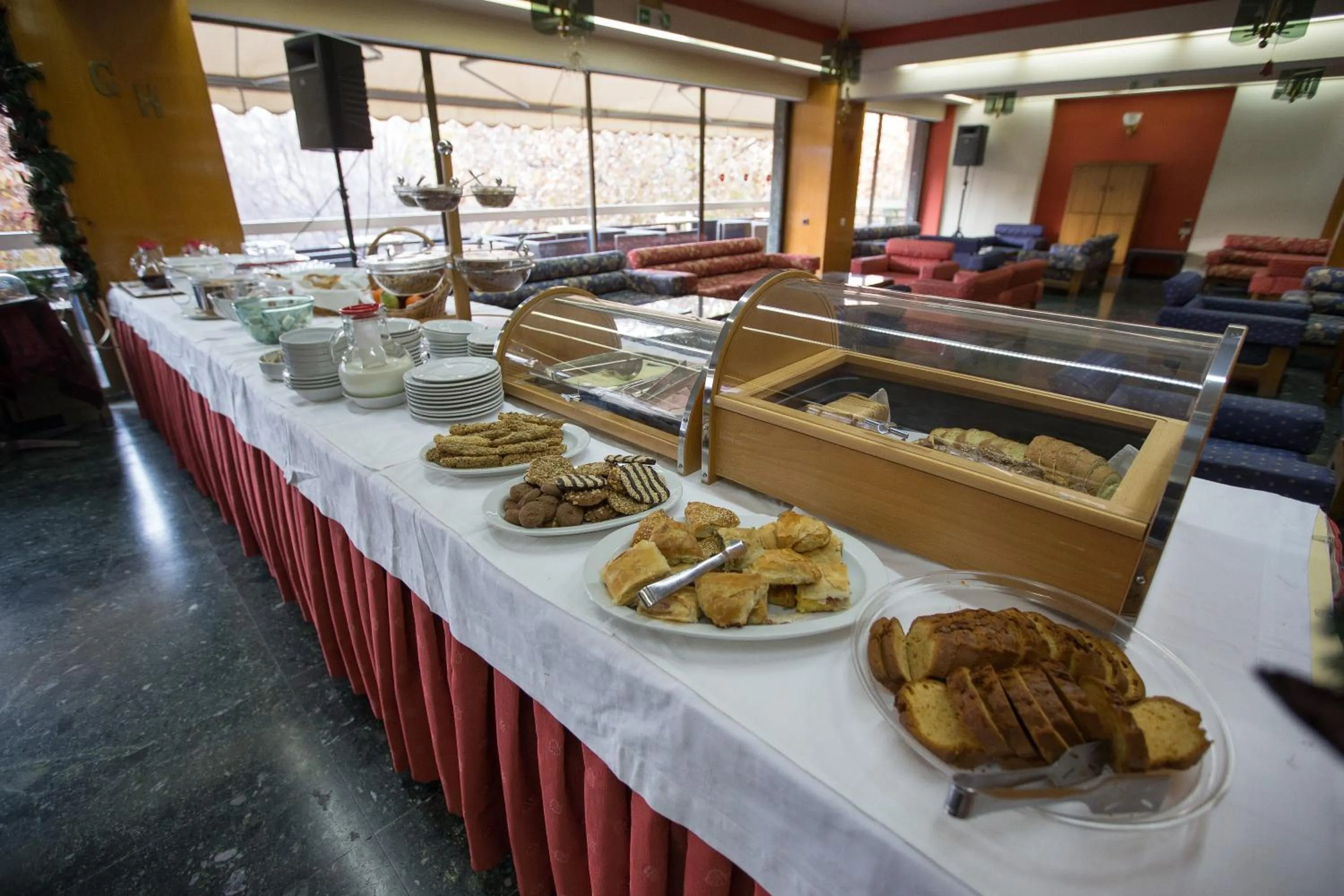 Buffet breakfast in Grand Hotel