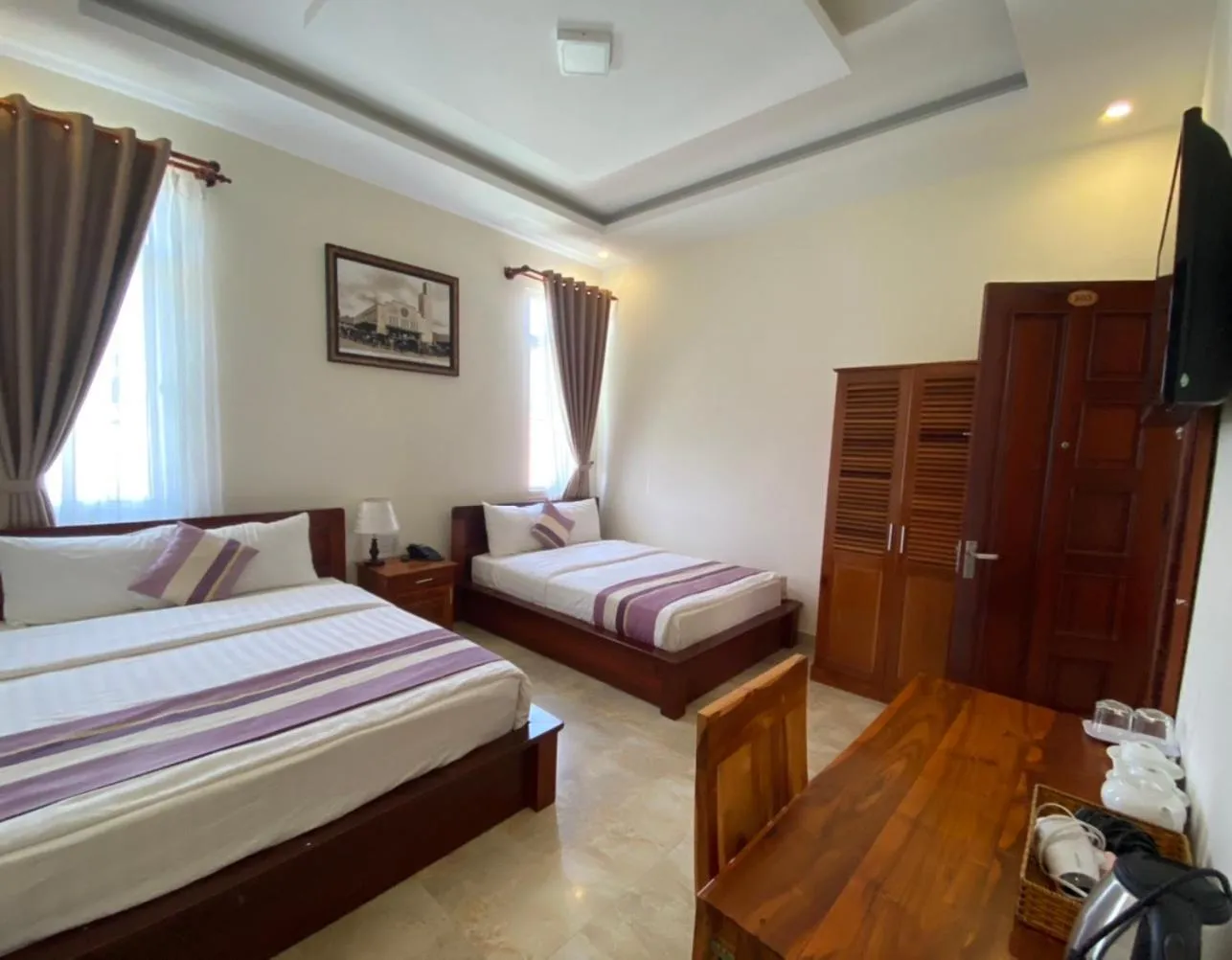 Photo of the whole room, Bed in Hoang Quan Hotel