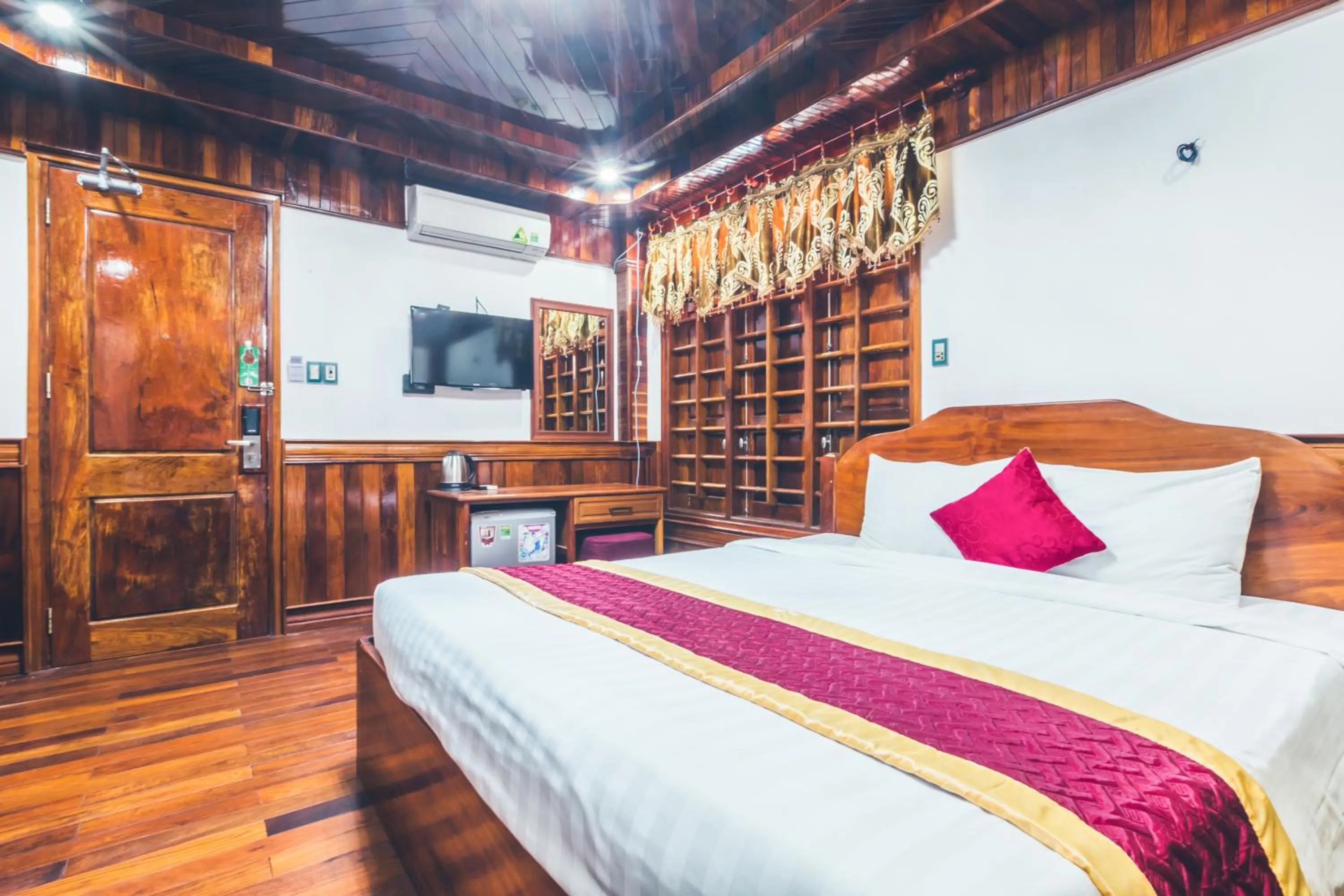 Bedroom, Bed in San San Hotel Da Nang