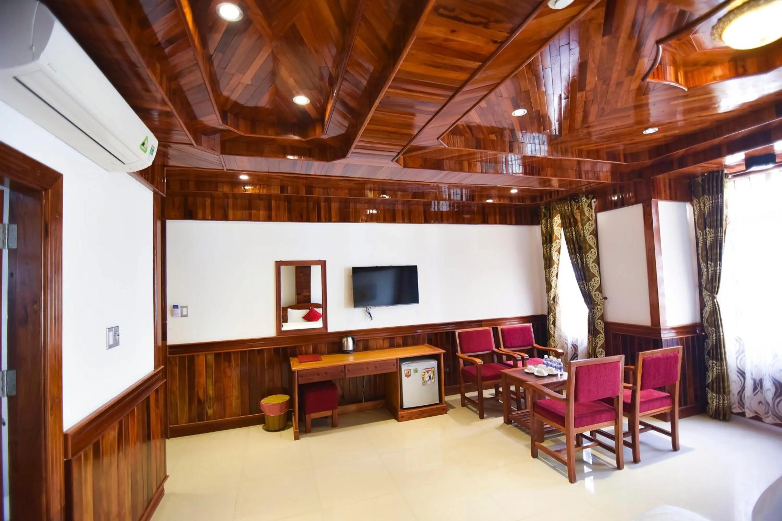 Restaurant/places to eat in San San Hotel Da Nang