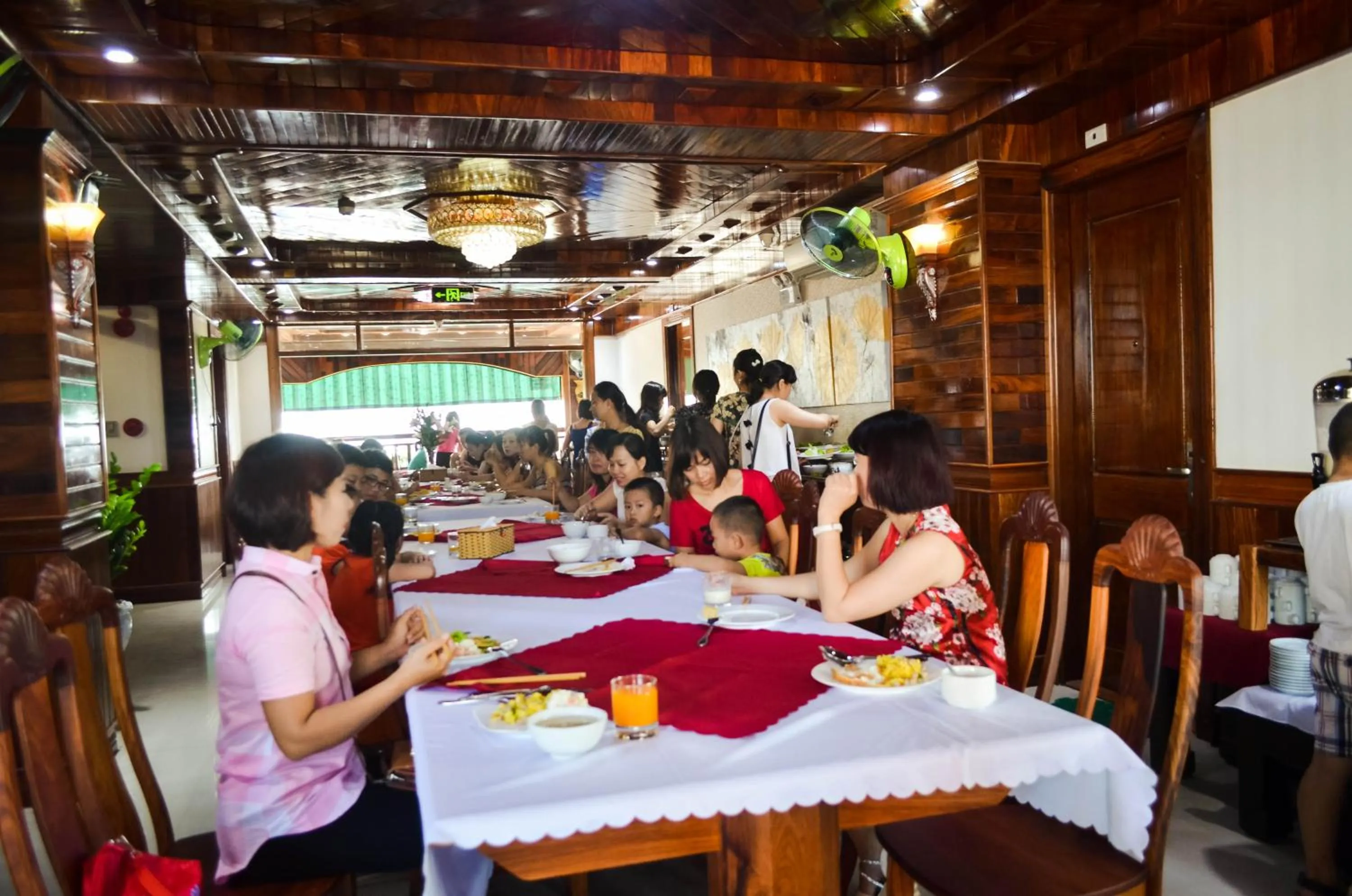 Restaurant/places to eat in San San Hotel Da Nang