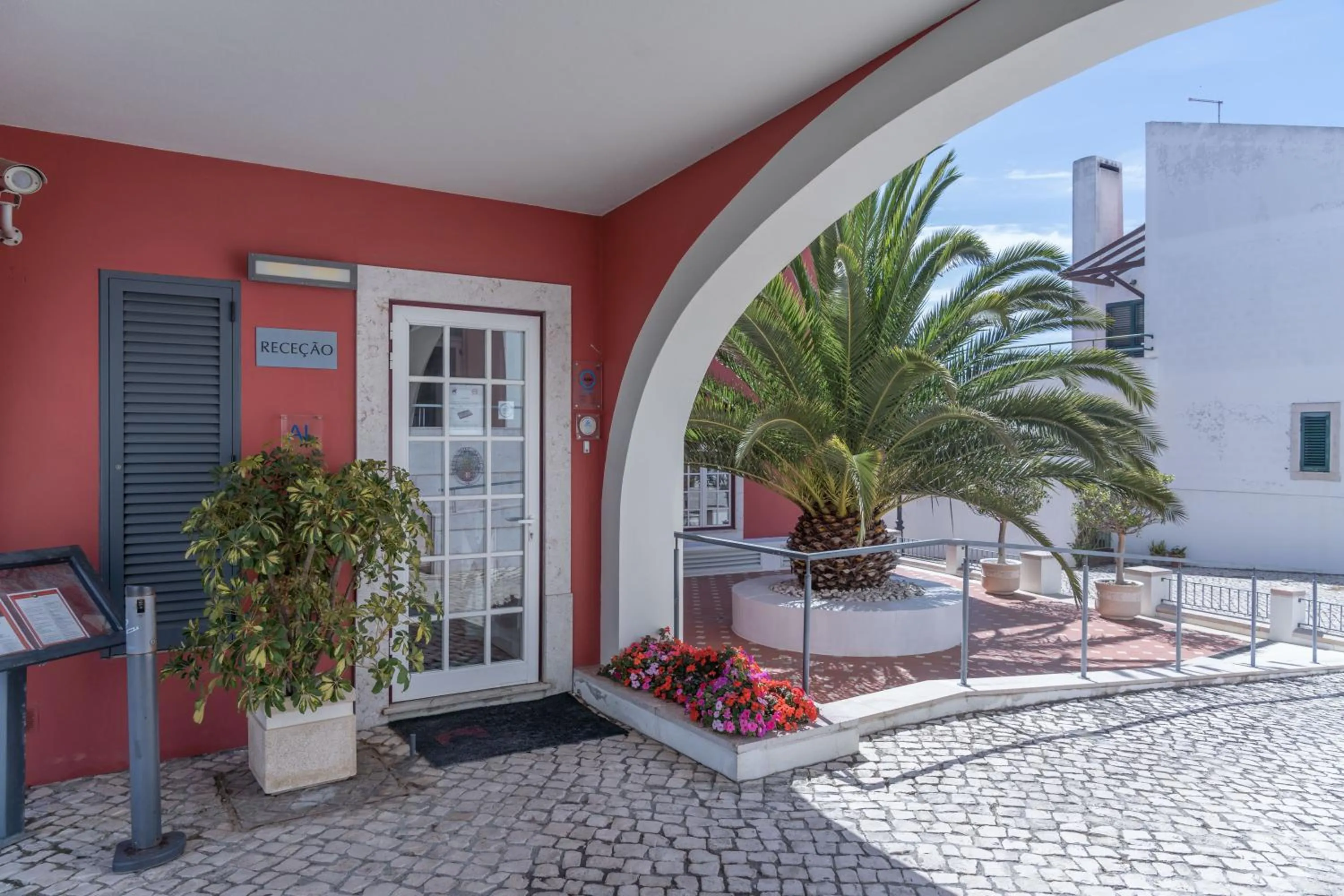Facade/entrance in Casa do Médico de São Rafael