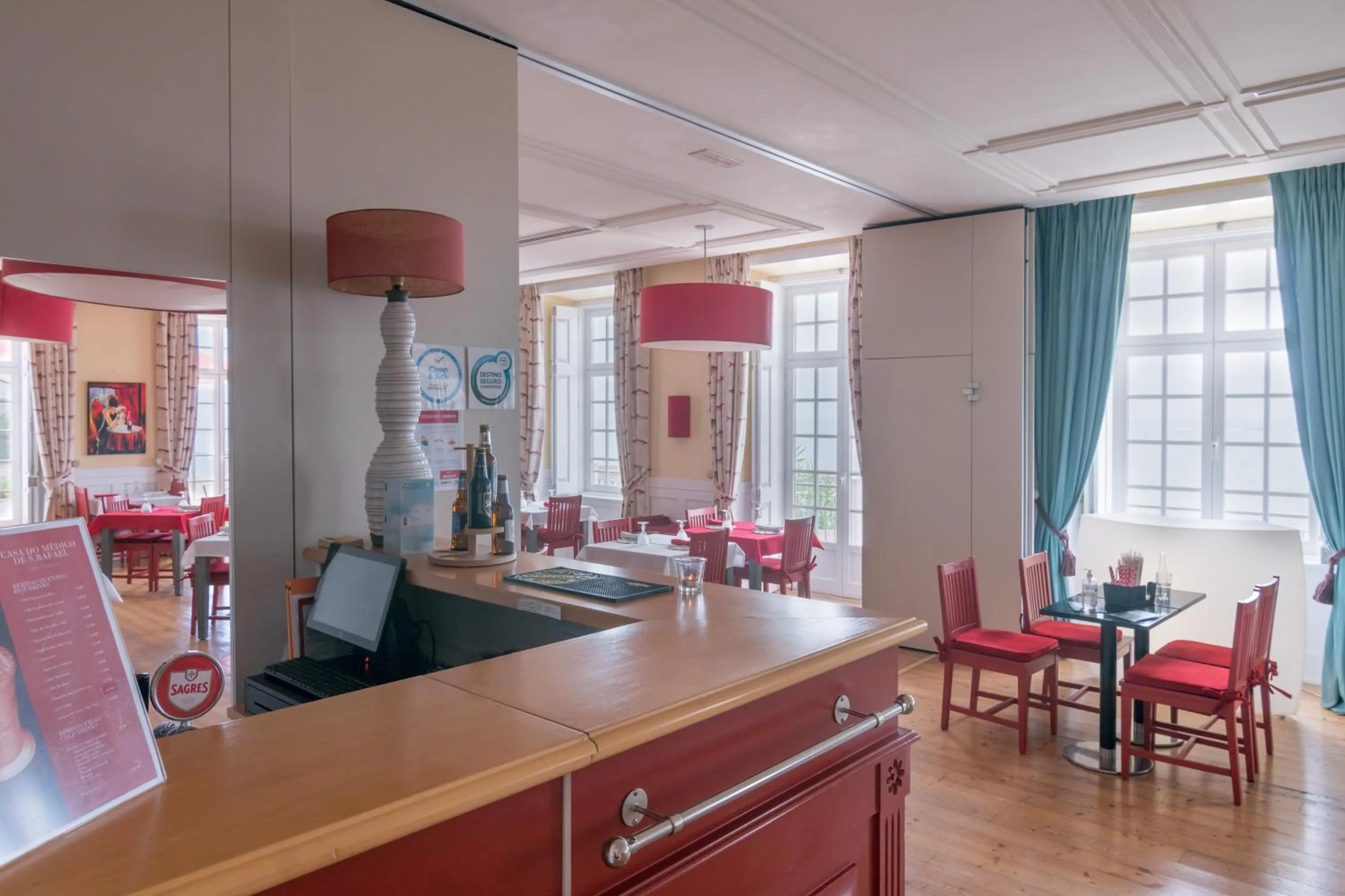 Lounge or bar in Casa do Médico de São Rafael