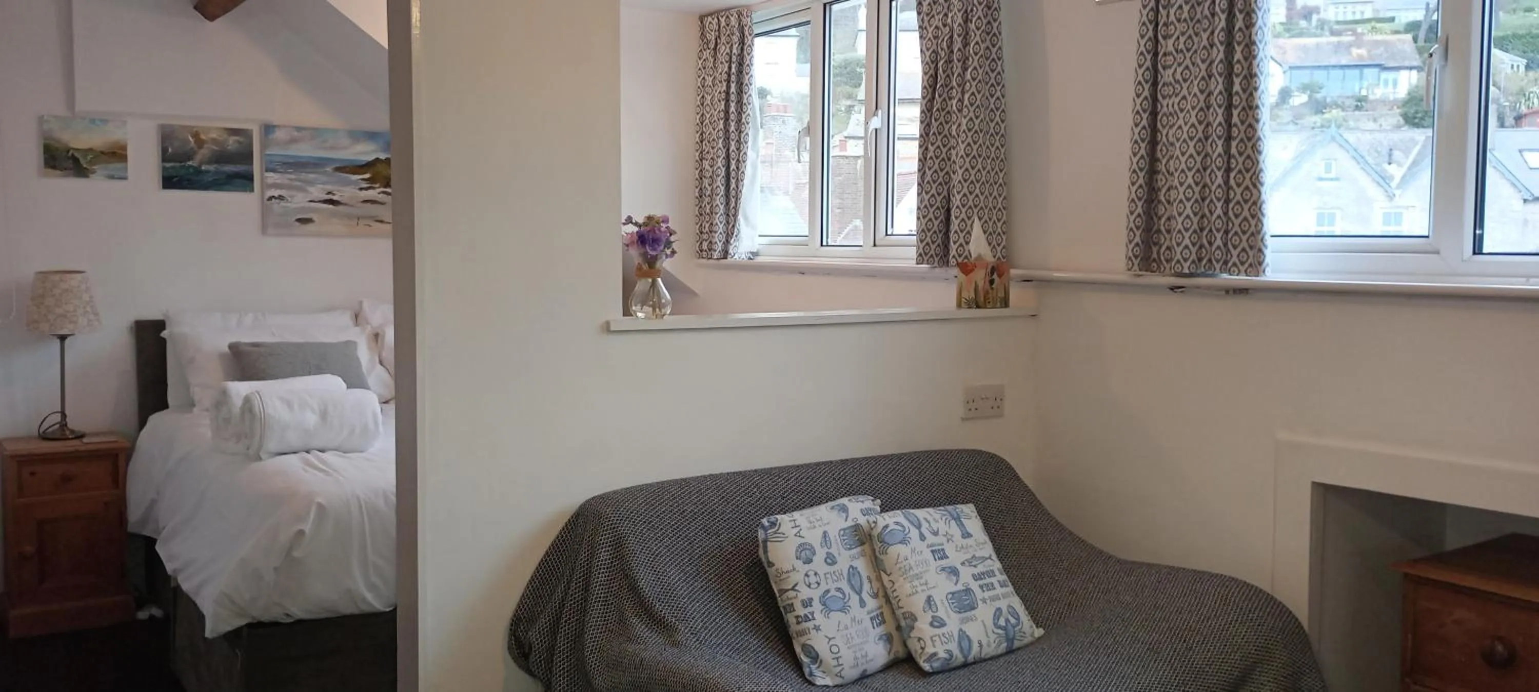 Photo of the whole room, Bed in Durham House