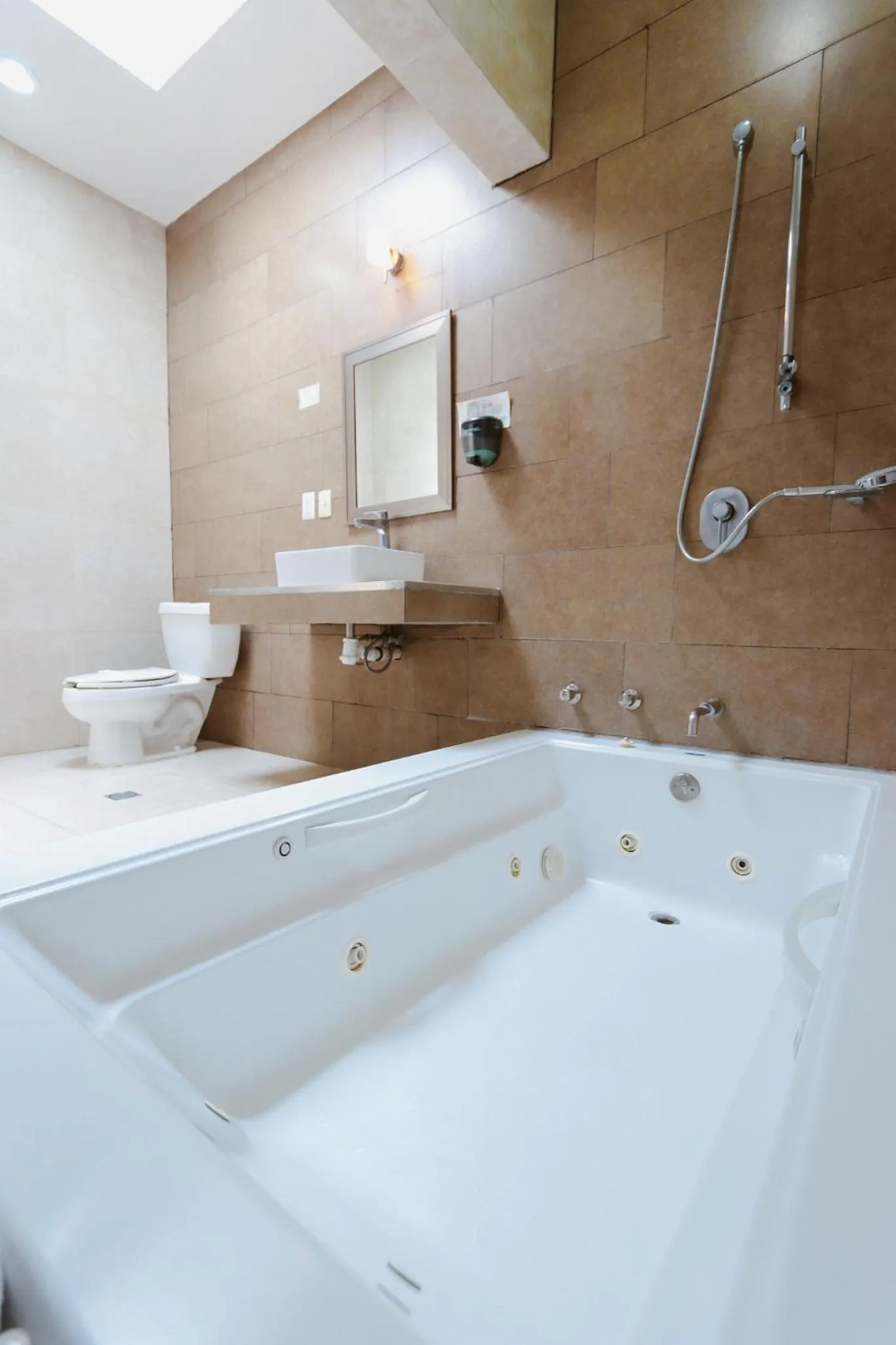 Shower in Auto Hotel Las Maravillas