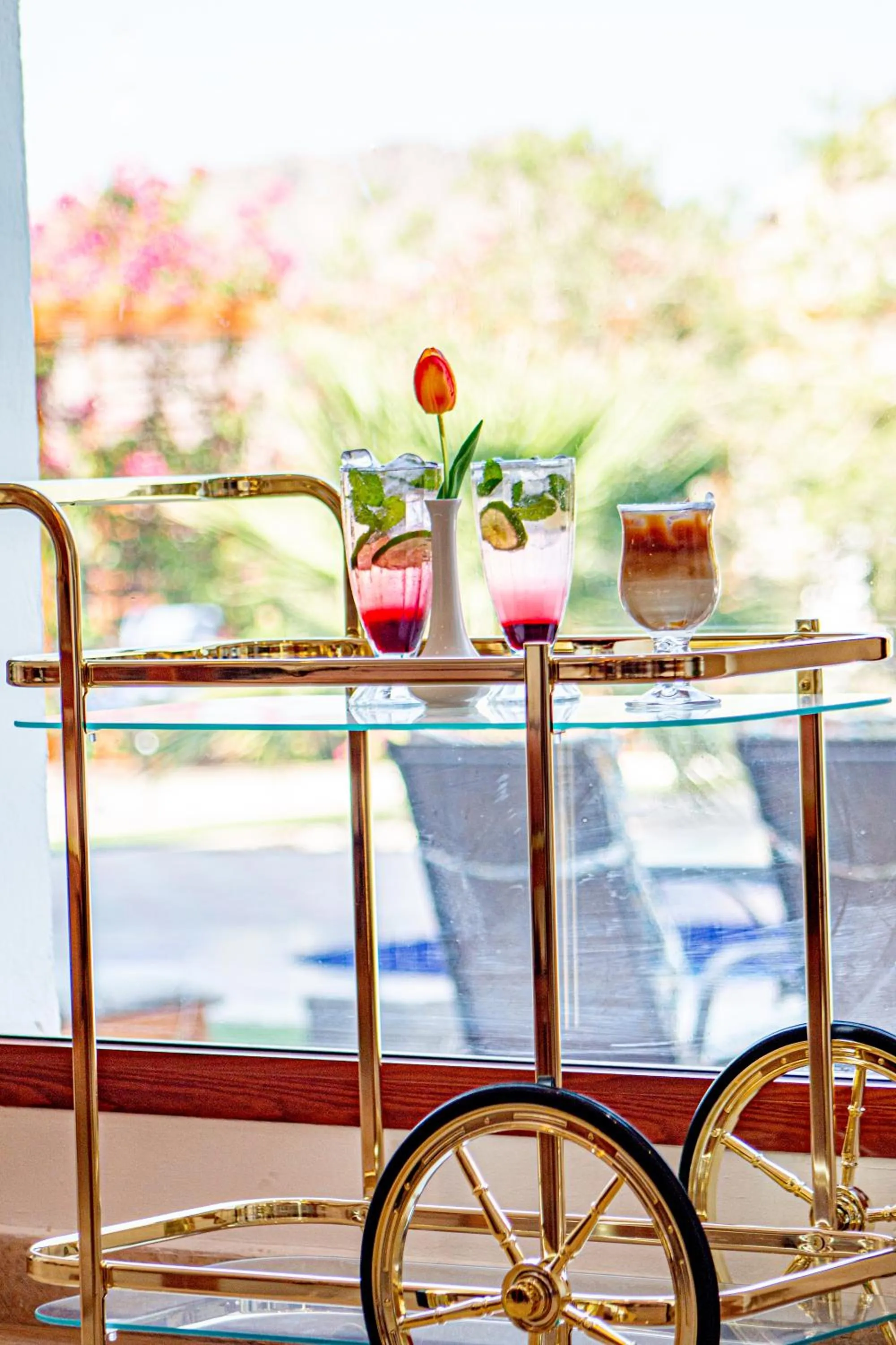 Restaurant/places to eat in Riyam Hotel