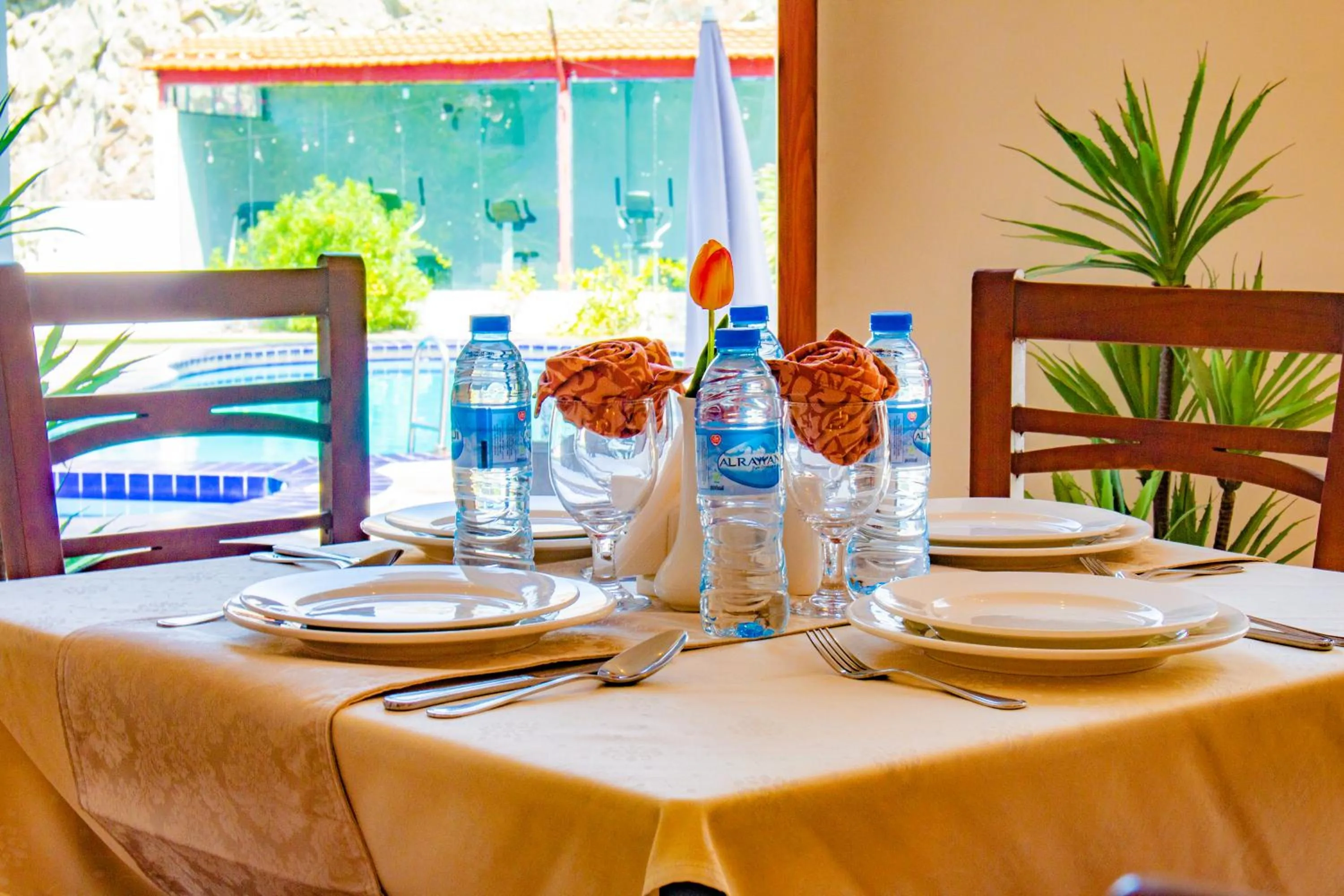 Restaurant/places to eat in Riyam Hotel