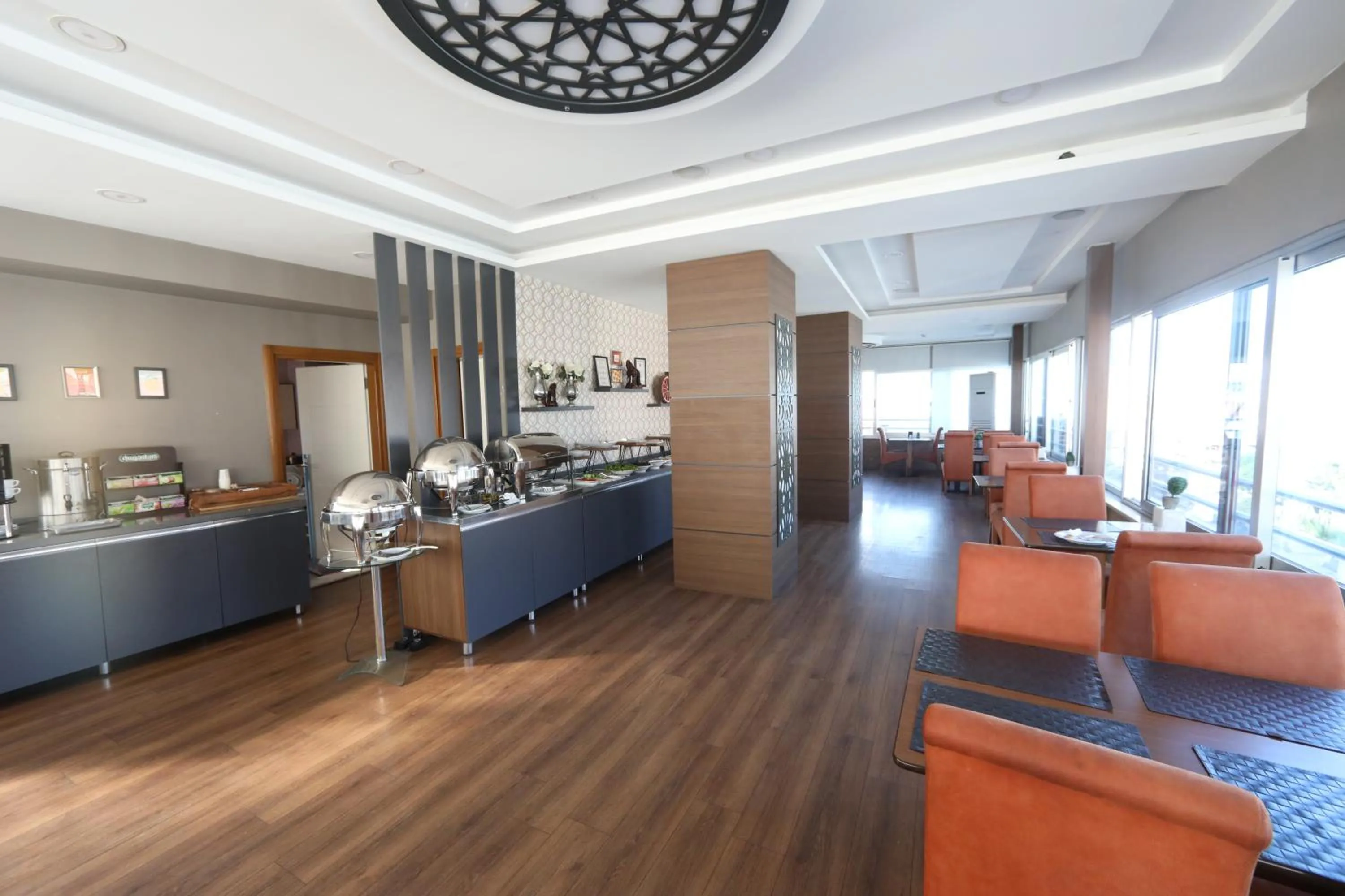 Buffet breakfast in Rest Inn Aydın Hotel