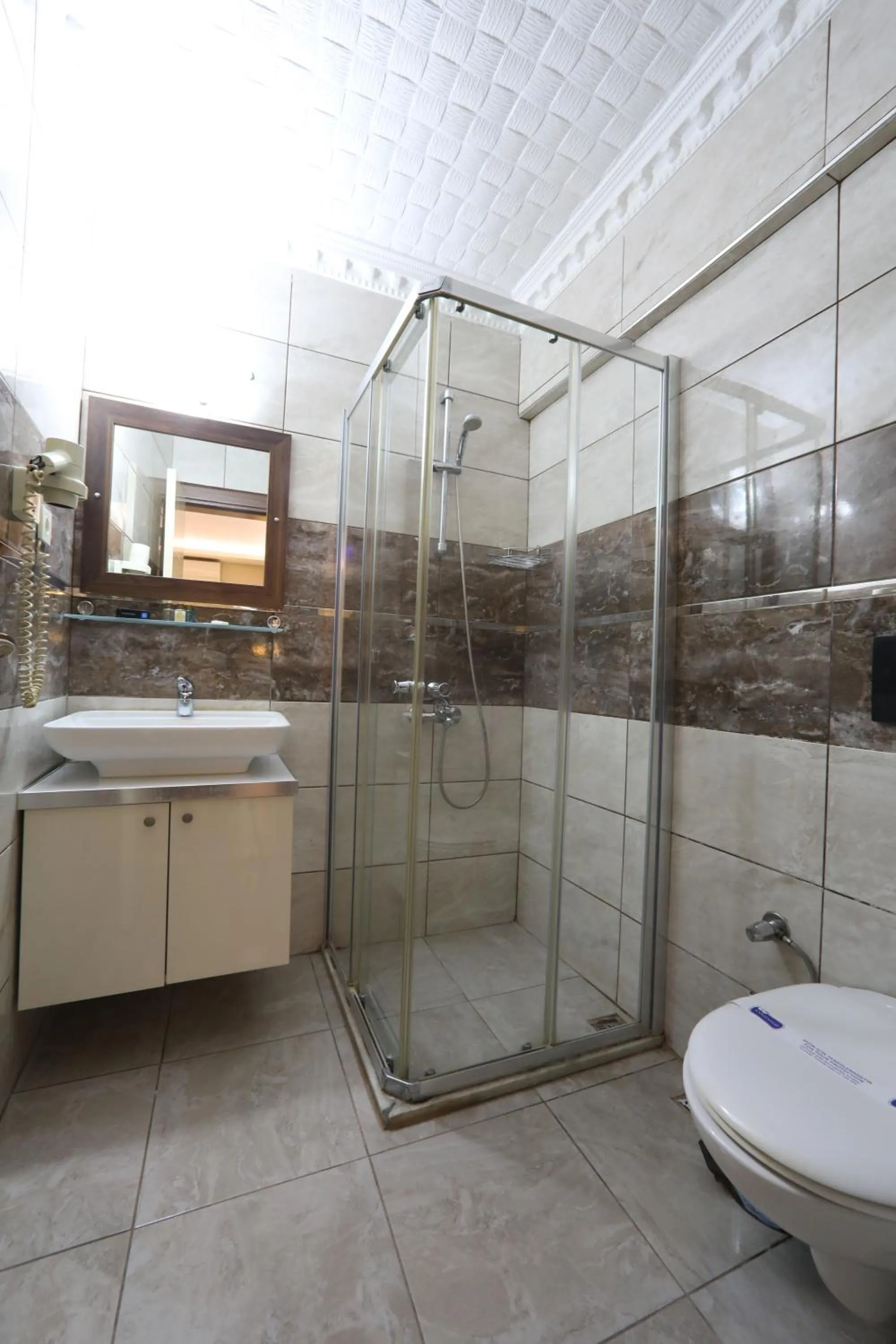 Shower in Rest Inn Aydın Hotel