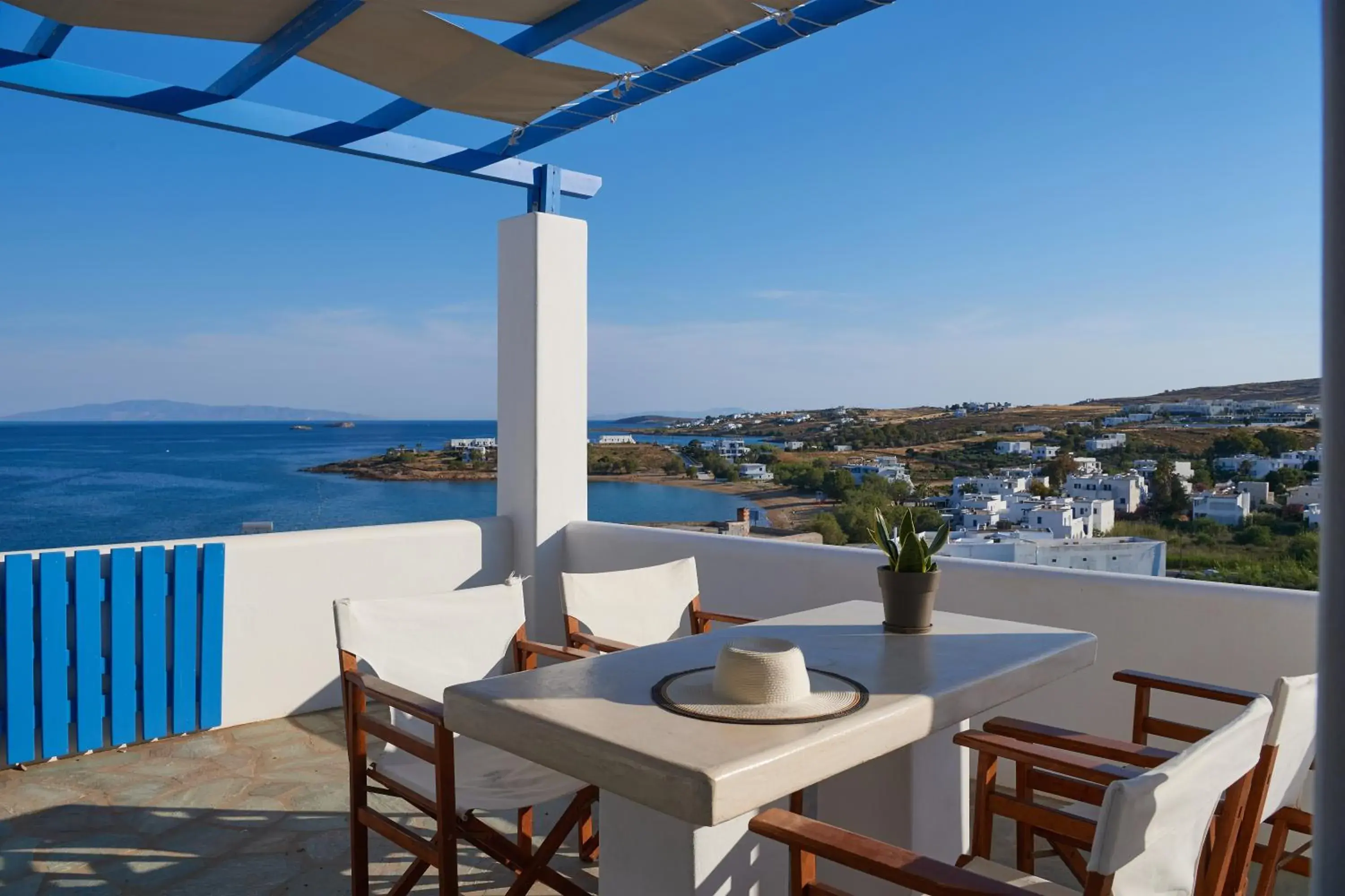 Cleopatra Seaside Homes, Logaras, Paros Cleopatra Seaside Homes, Logaras, Paros