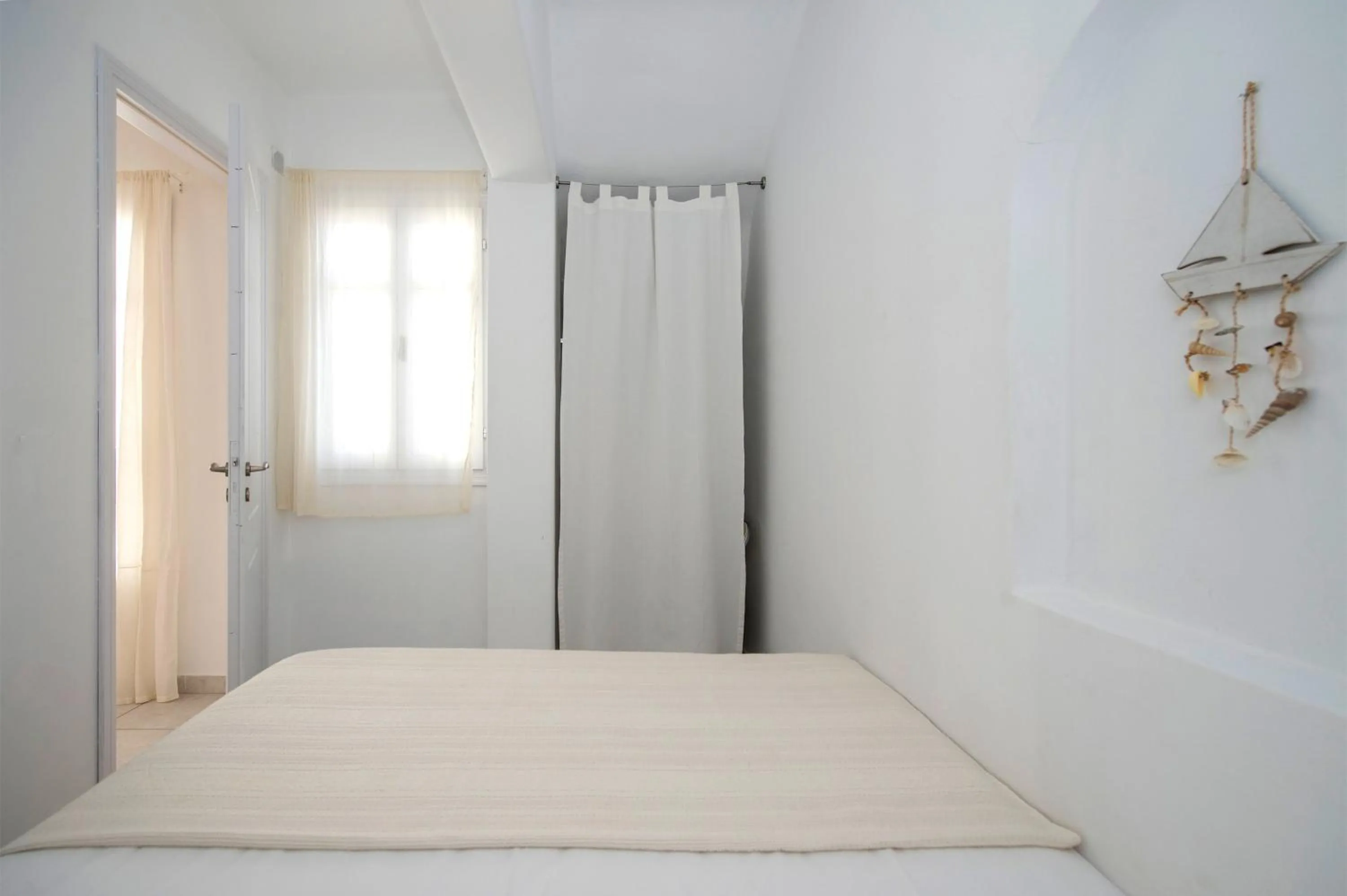 Bedroom, Bed in Cleopatra Seaside Homes, Logaras, Paros