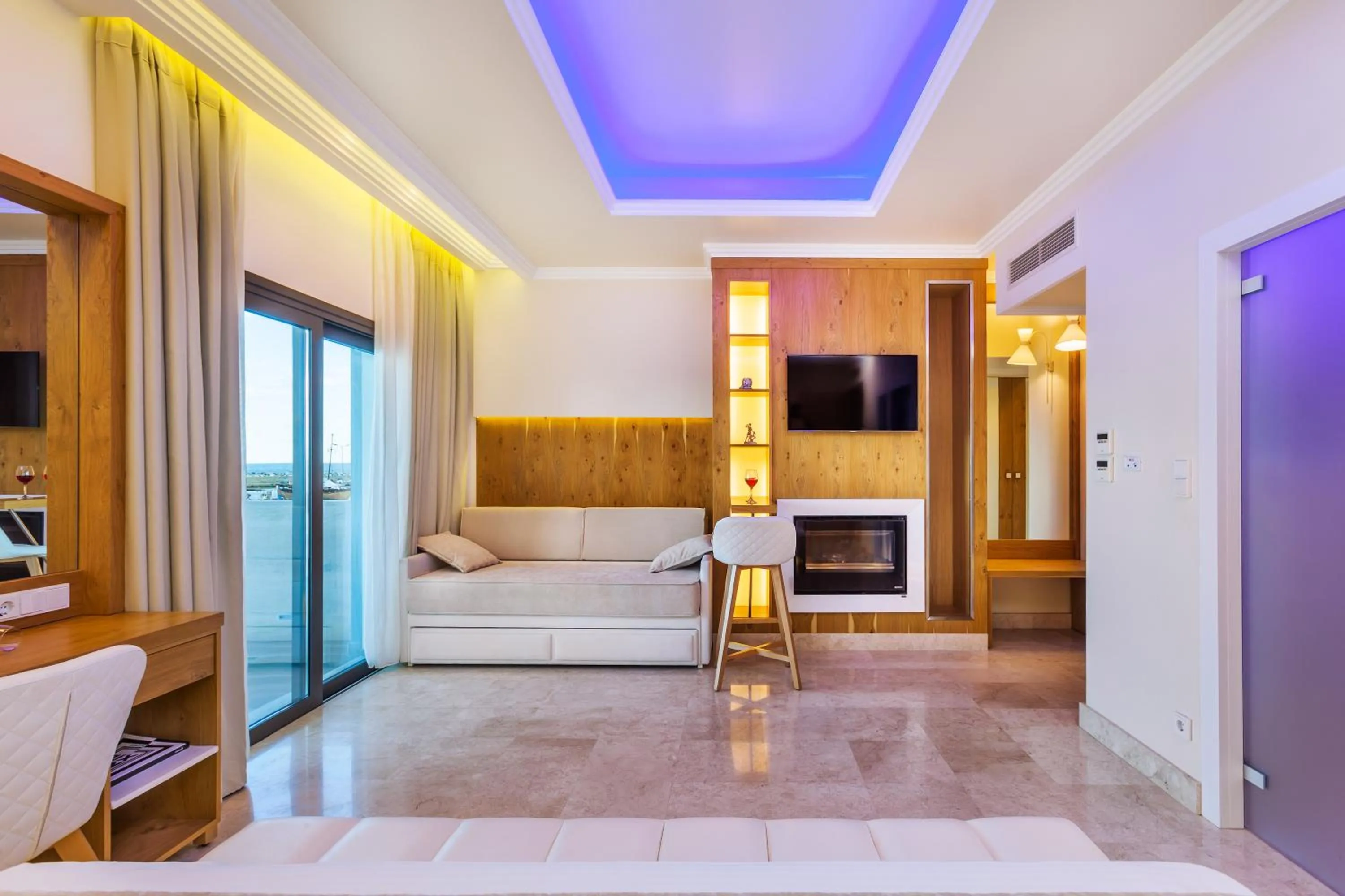 TV and multimedia in Porto Marine Hotel