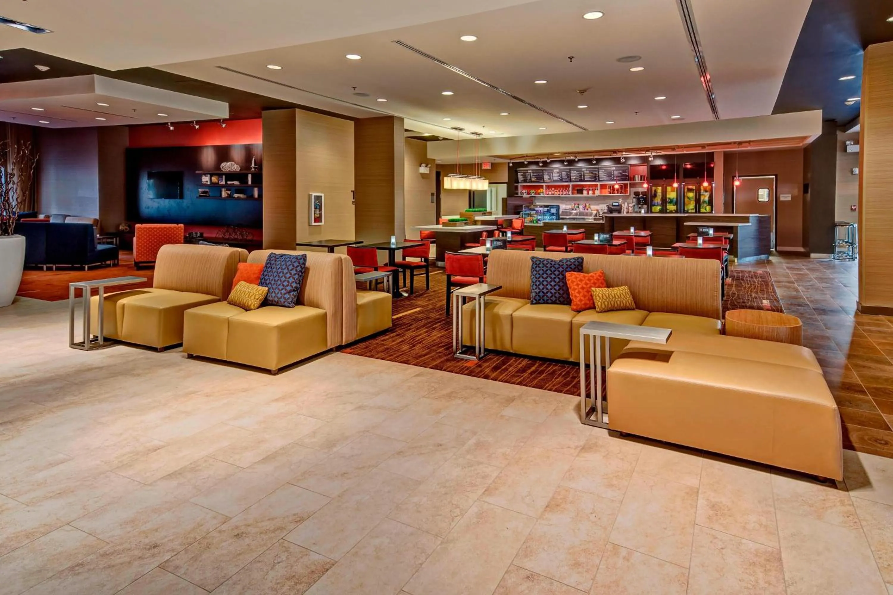 Lobby or reception in Courtyard by Marriott Westbury Long Island