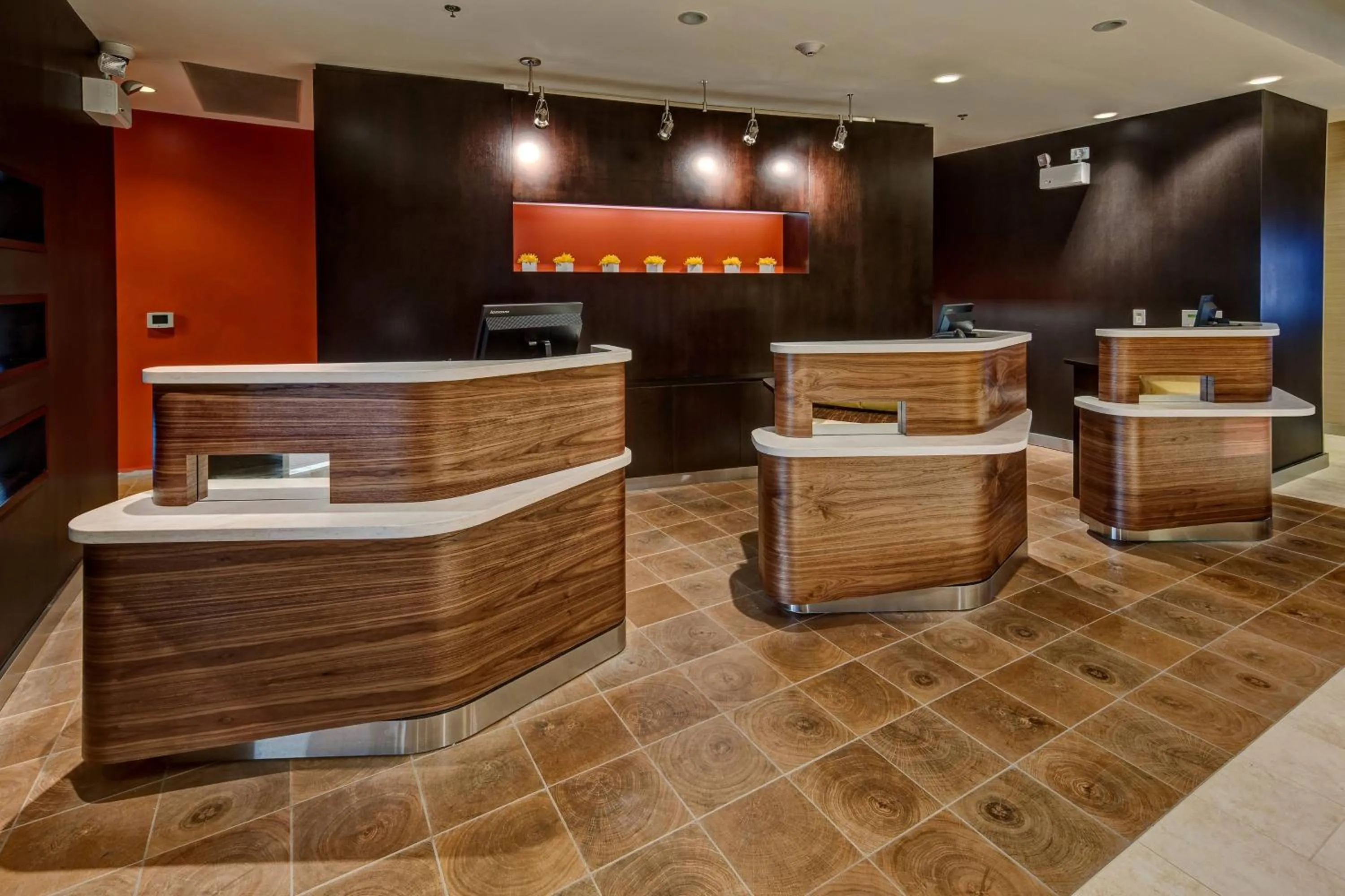 Lobby or reception in Courtyard by Marriott Westbury Long Island