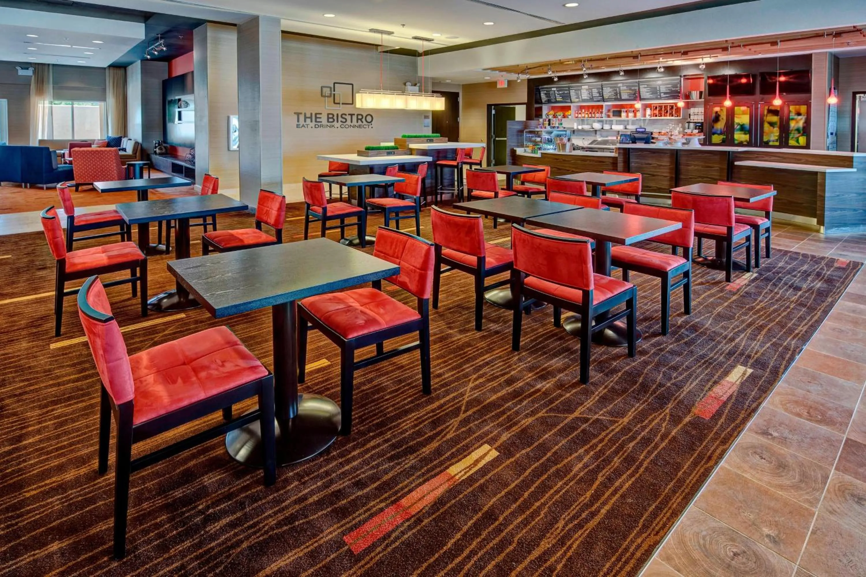 Restaurant/places to eat in Courtyard by Marriott Westbury Long Island
