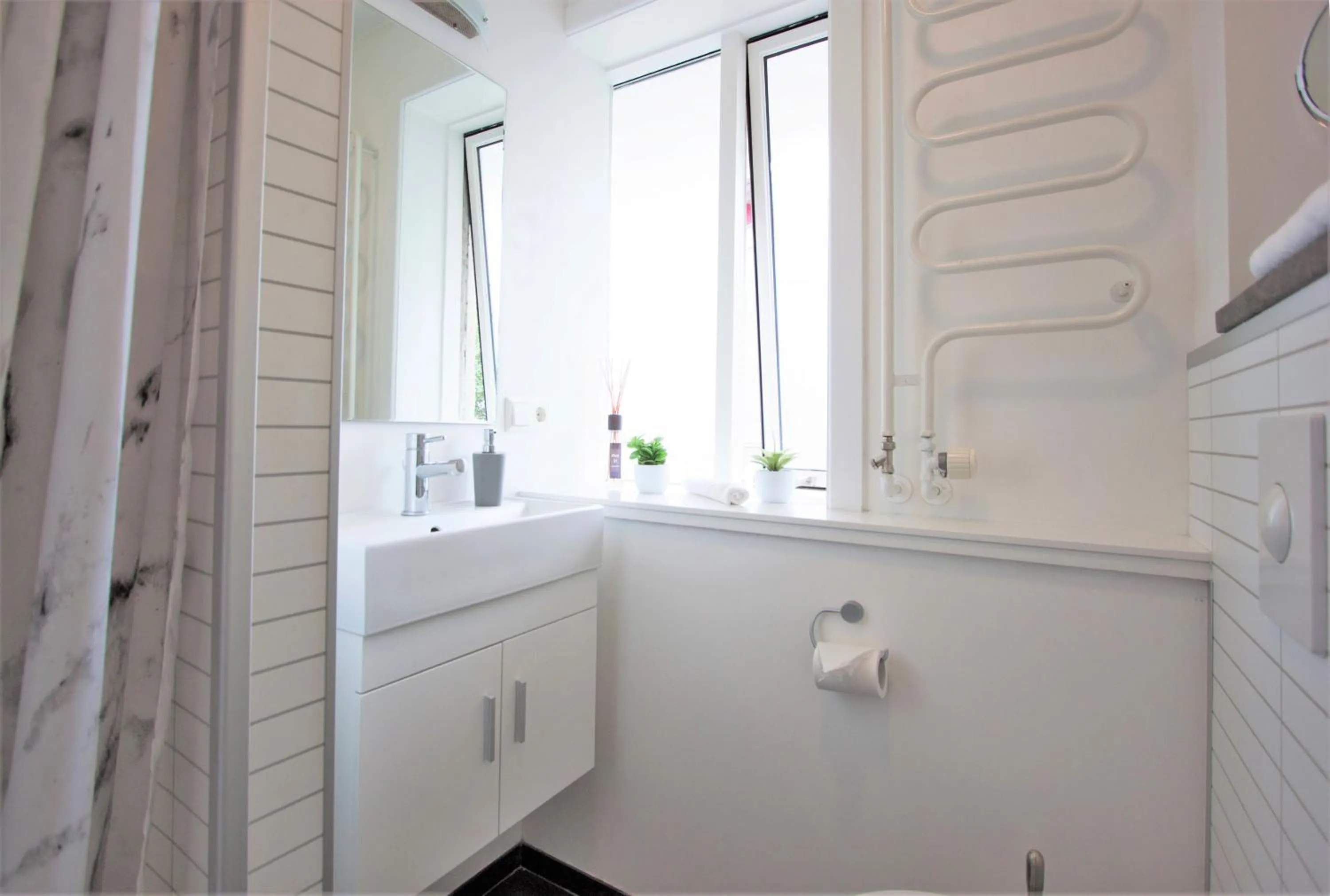 Shower in Odinn Reykjavik Odinsgata Apartments