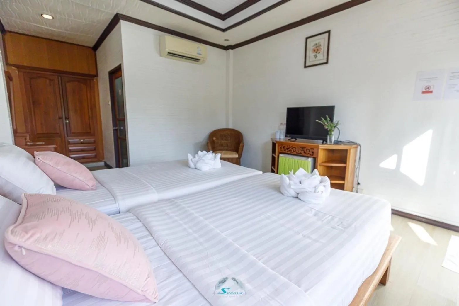 Bed in Suanya Kohkood Resort and Spa