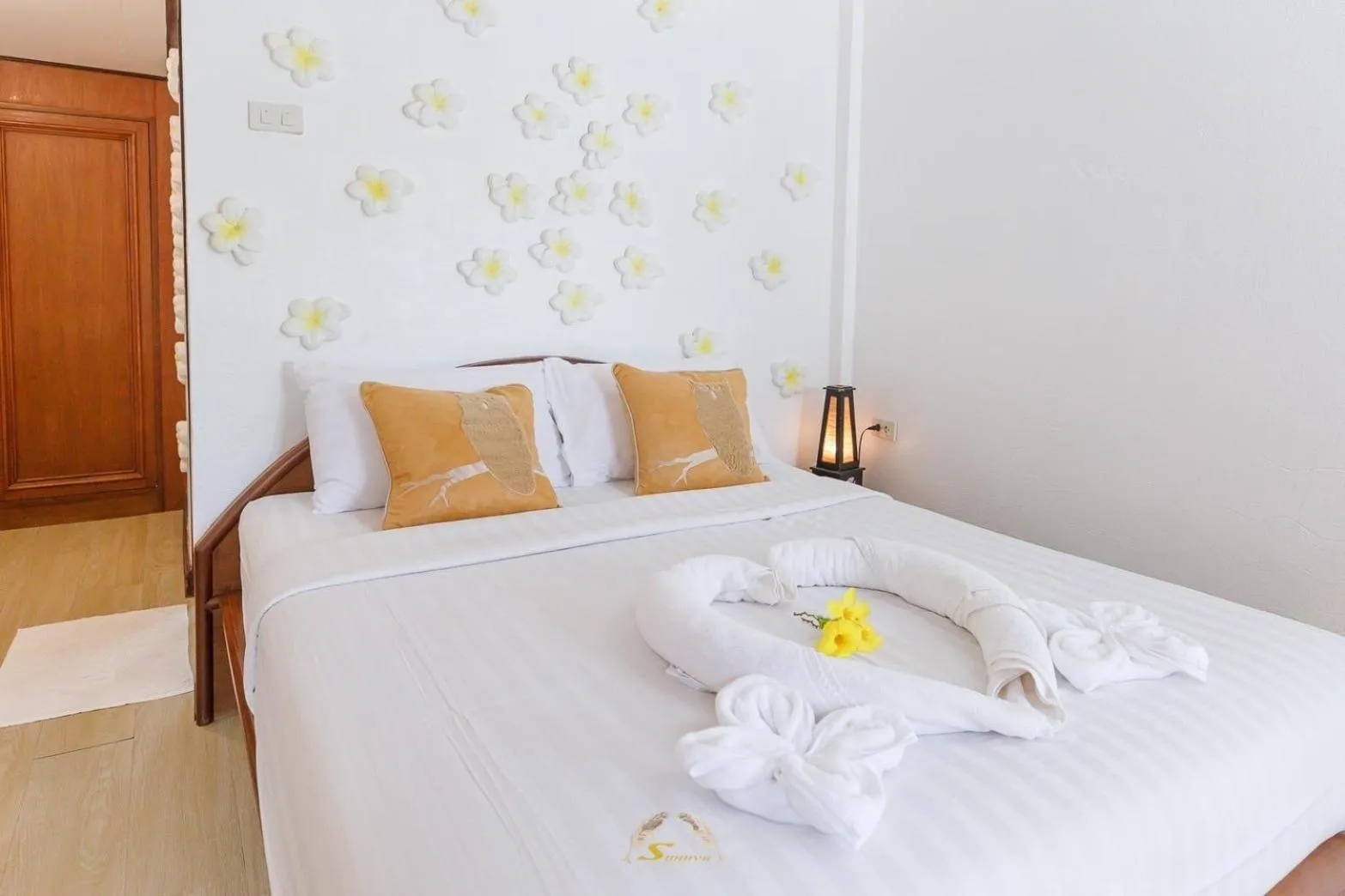 Bed in Suanya Kohkood Resort and Spa