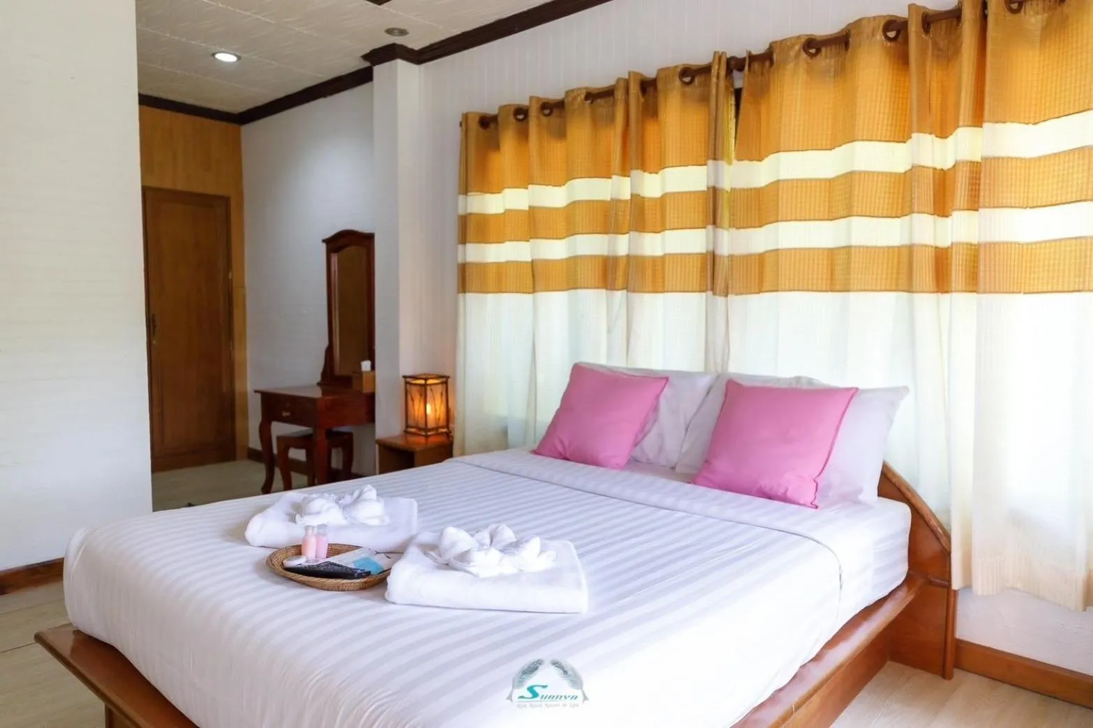 Bed in Suanya Kohkood Resort and Spa