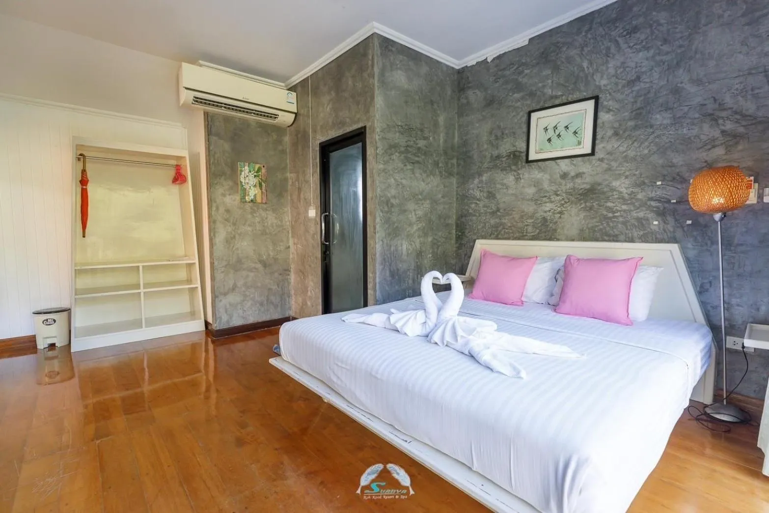 Bed in Suanya Kohkood Resort and Spa