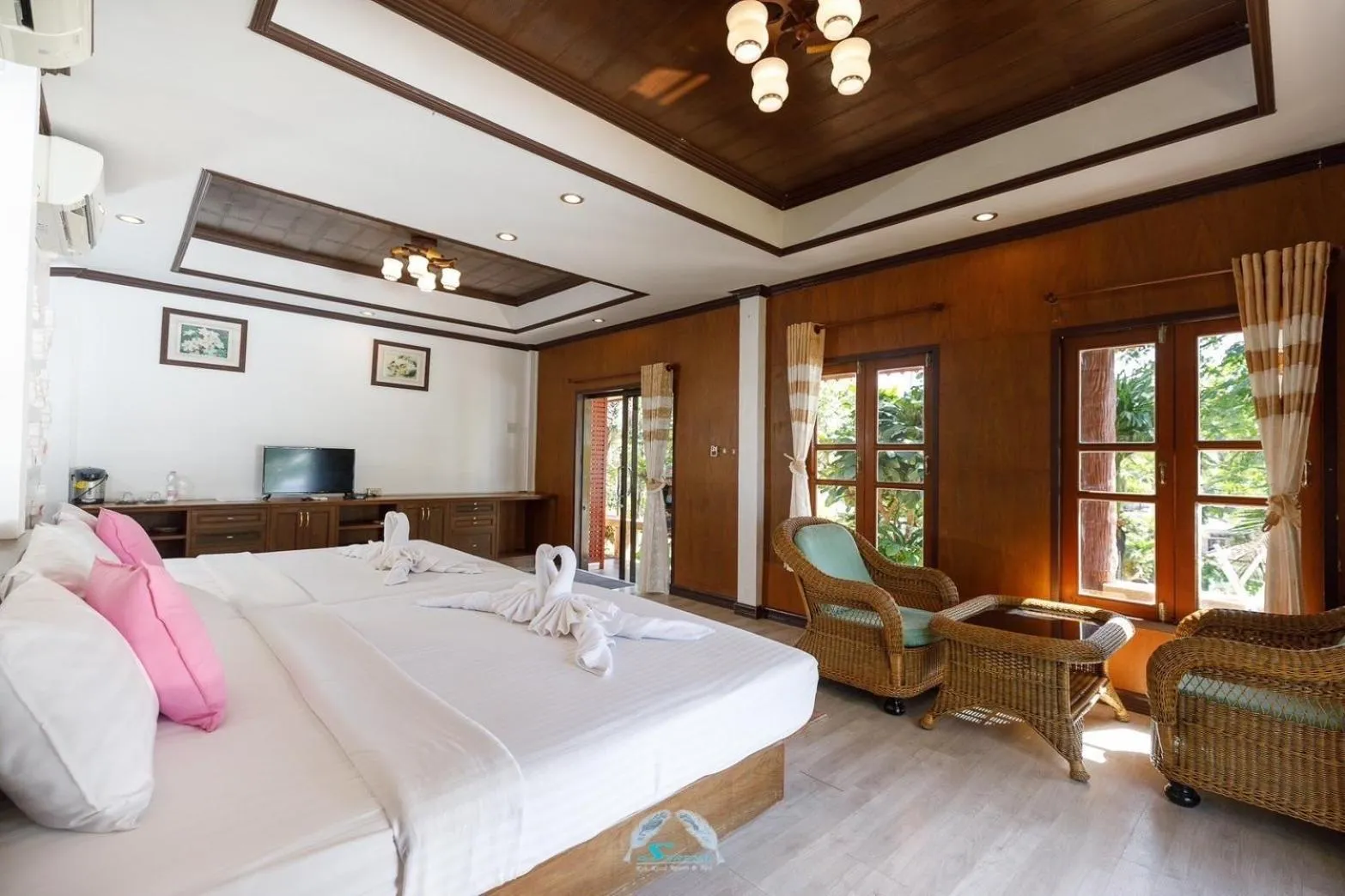 Photo of the whole room, Bed in Suanya Kohkood Resort and Spa