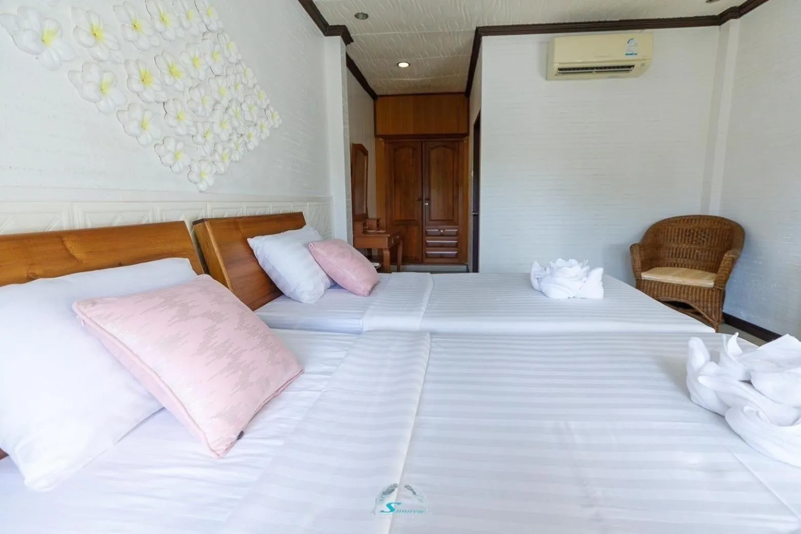 Bed in Suanya Kohkood Resort and Spa