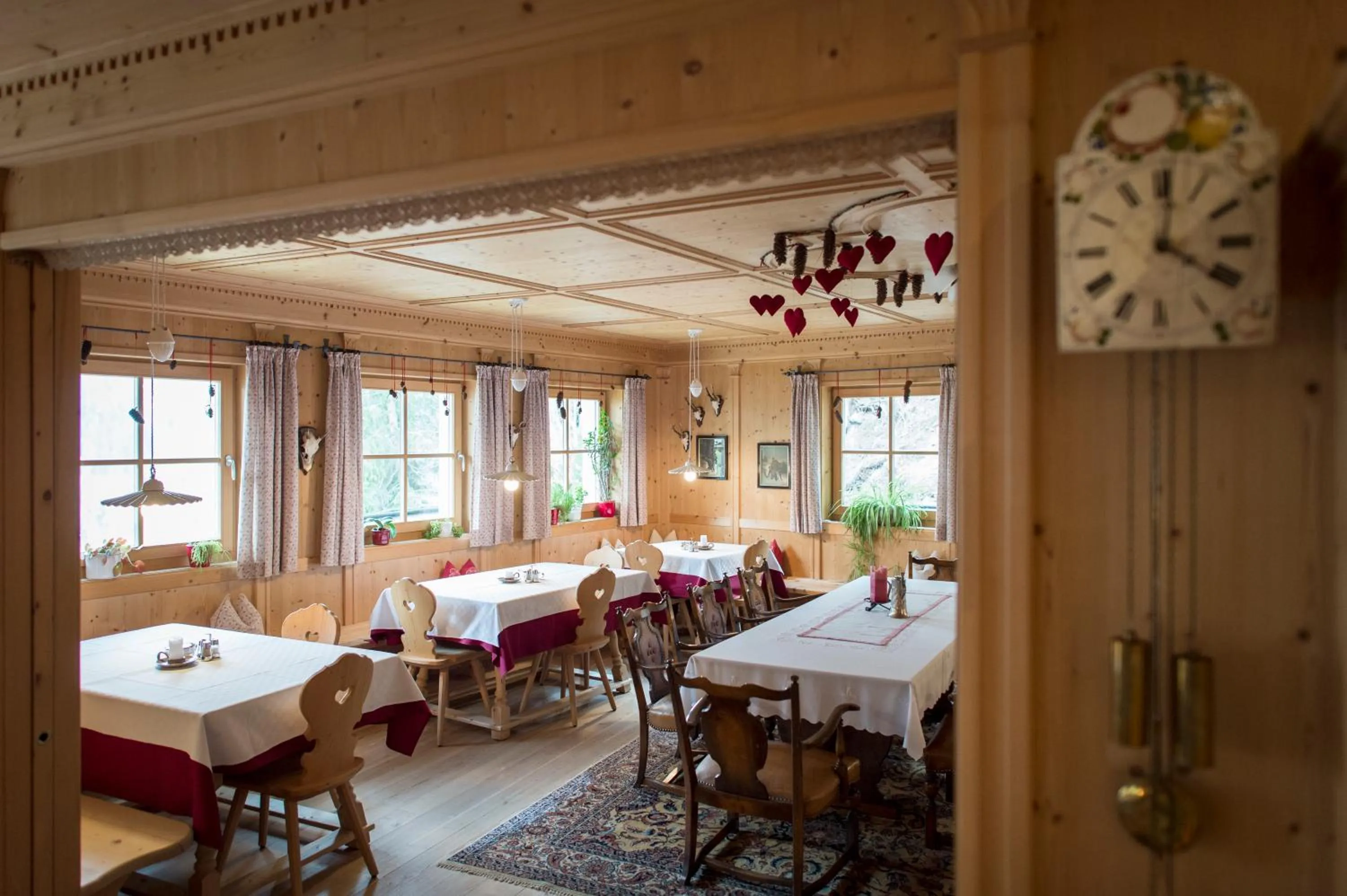 Restaurant/places to eat in Charmehotel Uhrerhof - Deur