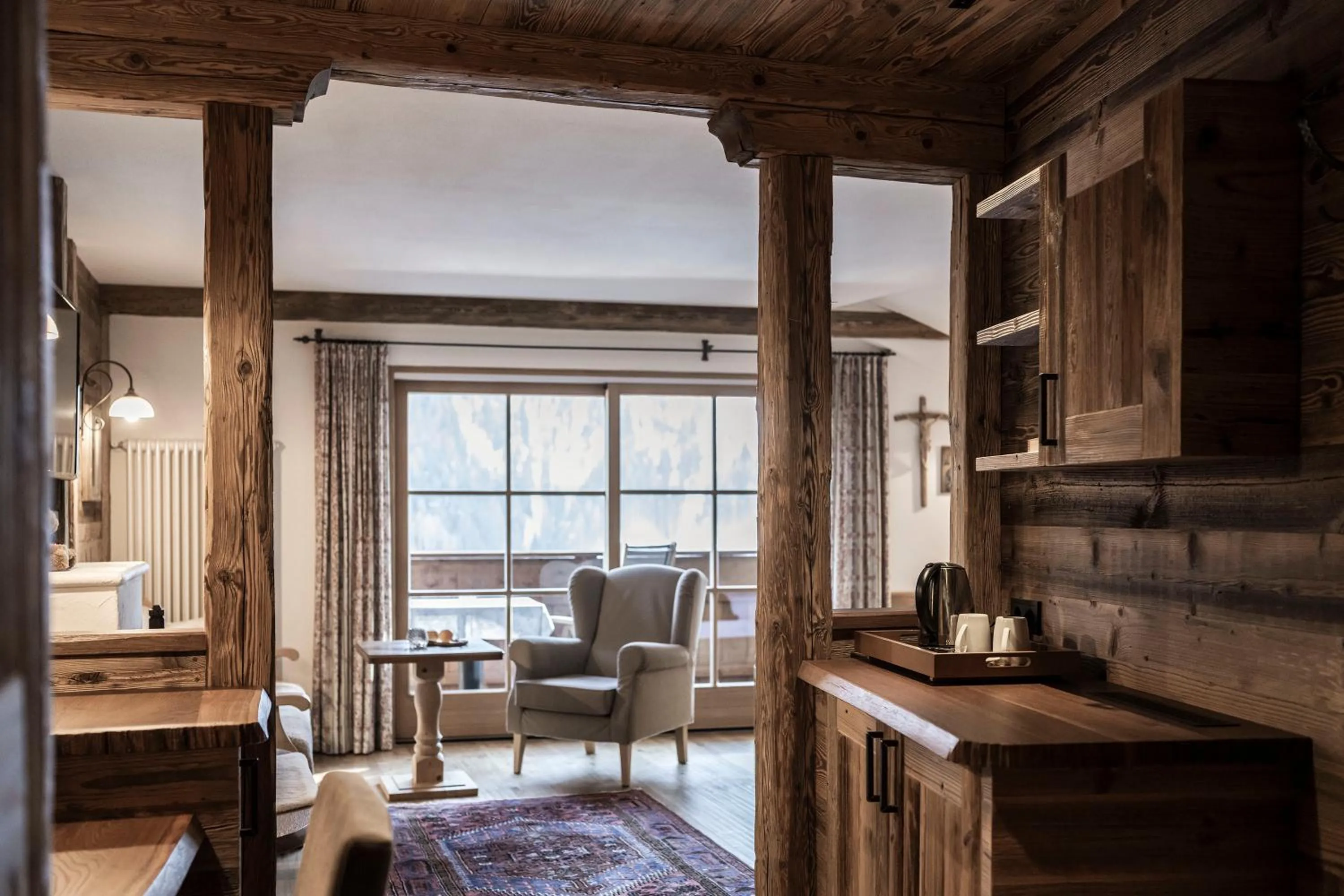 Photo of the whole room in Charmehotel Uhrerhof - Deur