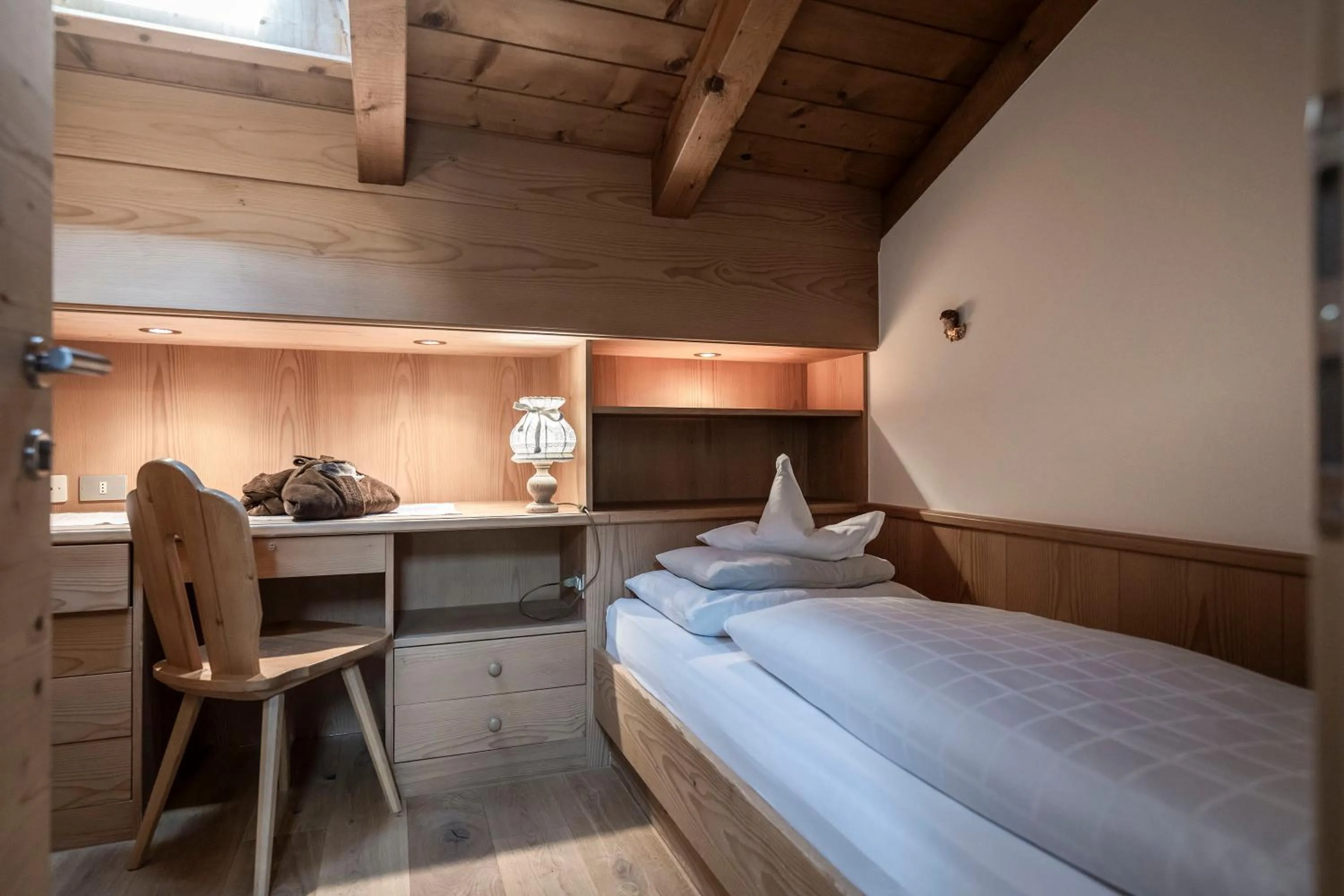 Bedroom, Bed in Charmehotel Uhrerhof - Deur