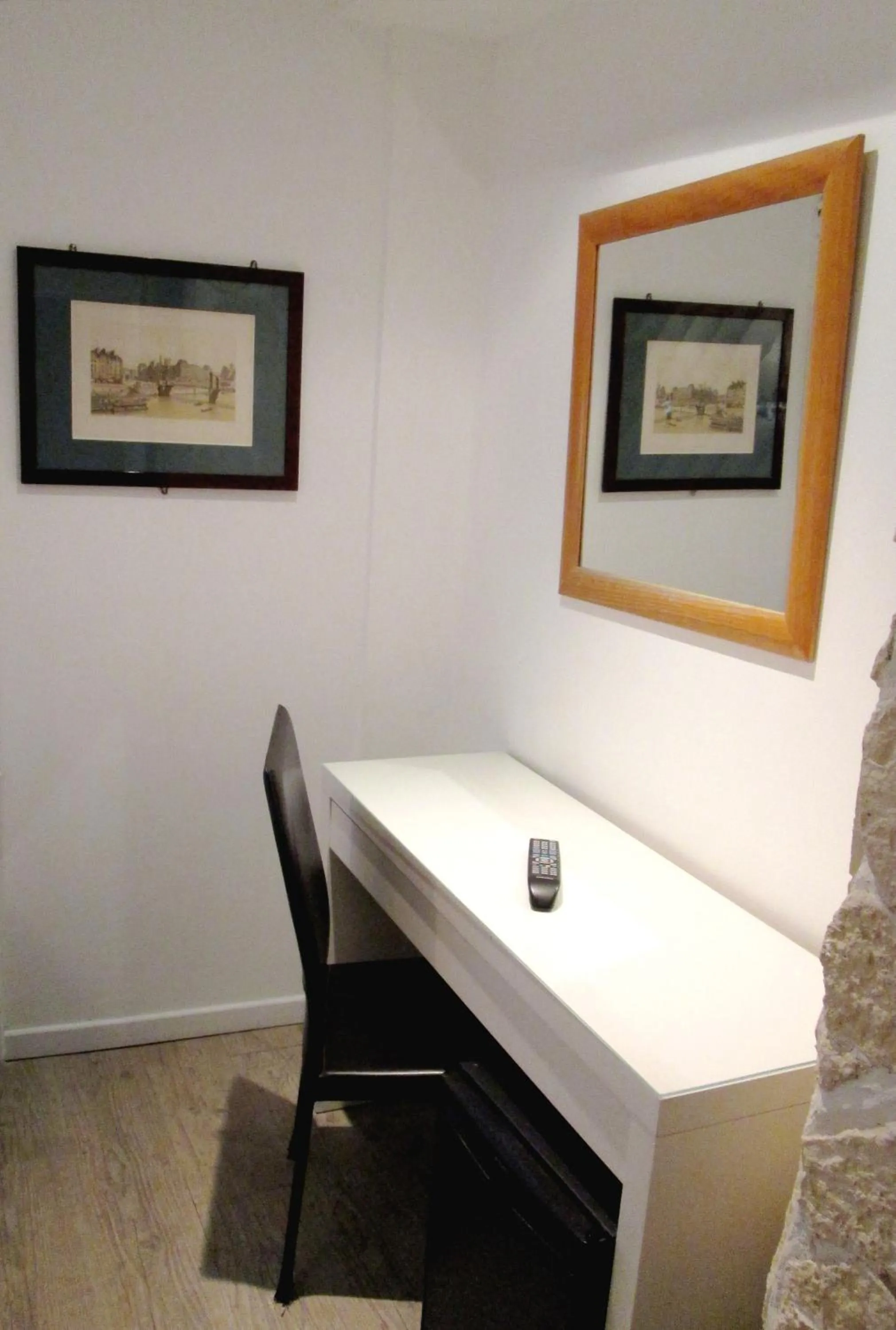 Decorative detail in Hotel Hauteville Opera