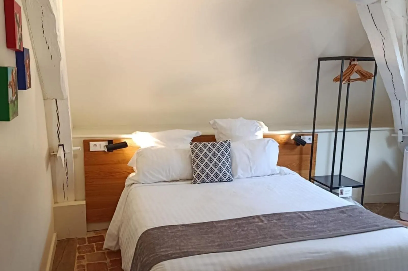 Bed in Les Glycines Vézelay