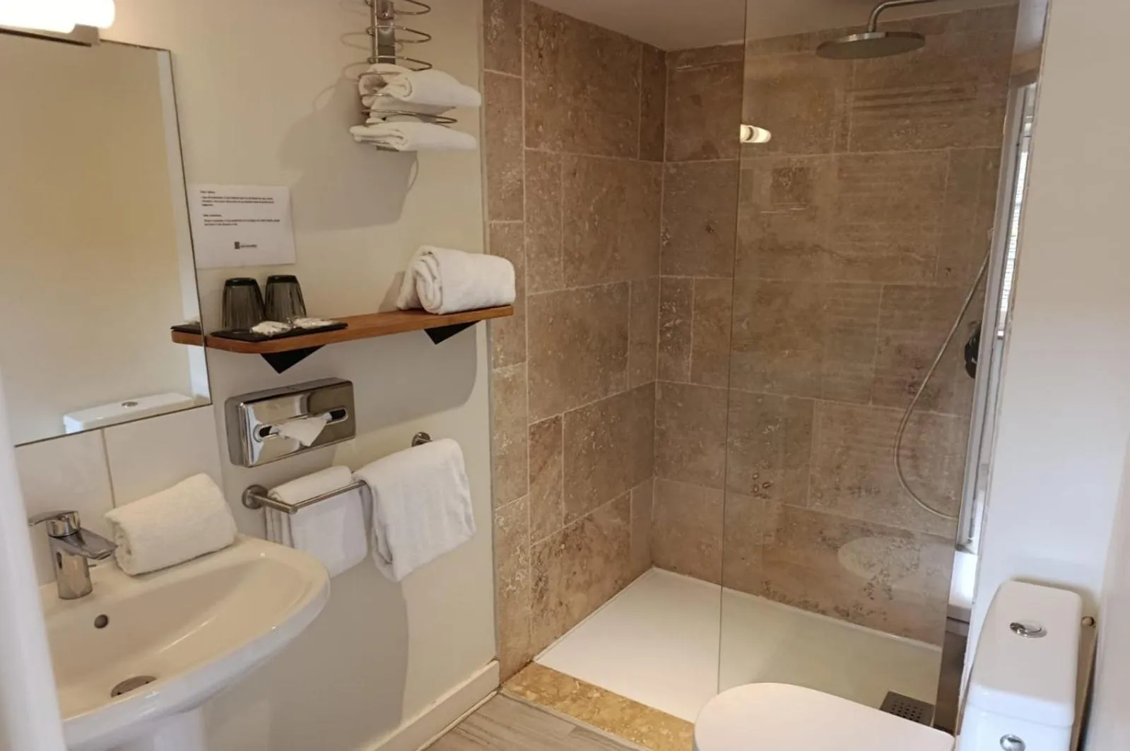 Les Glycines Vézelay