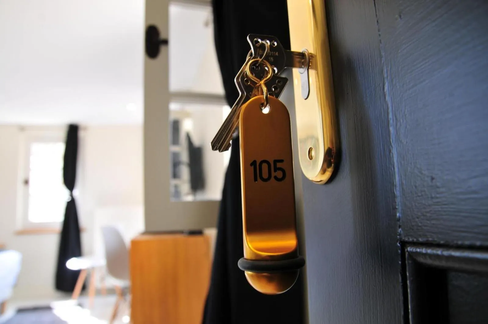 Decorative detail in Les Glycines Vézelay