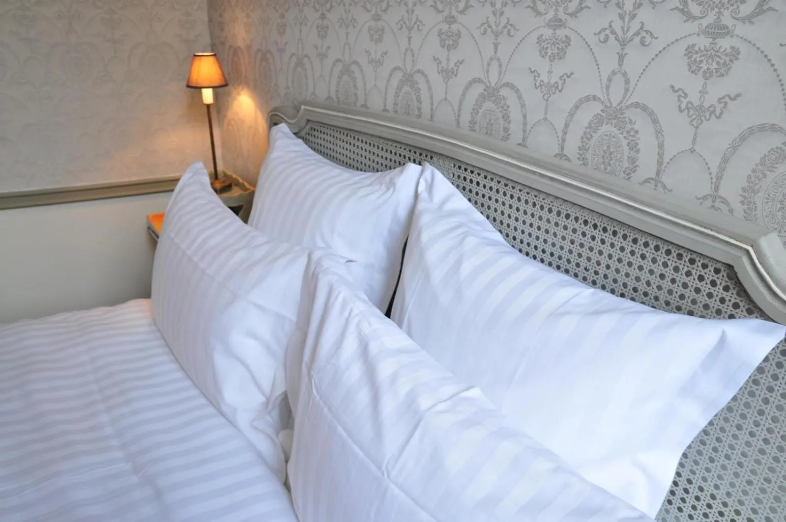 Bed in Les Glycines Vézelay