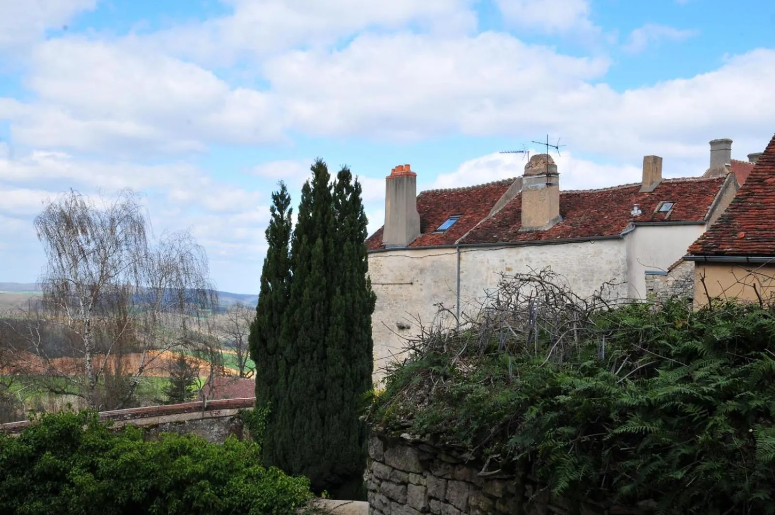 Property building in Les Glycines Vézelay