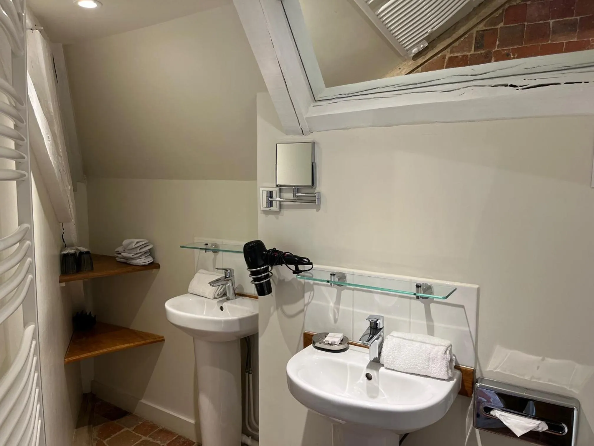 Les Glycines Vézelay