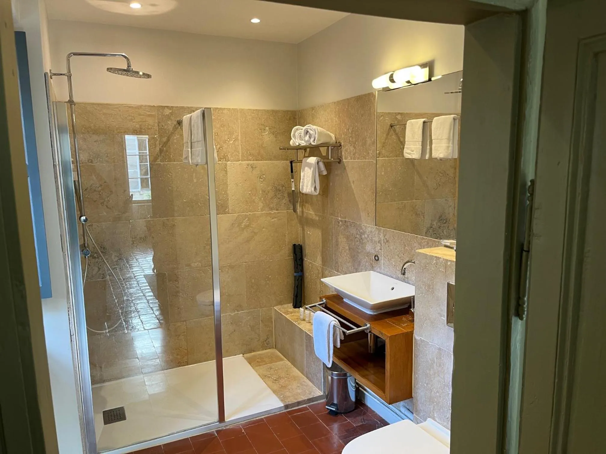 Les Glycines Vézelay