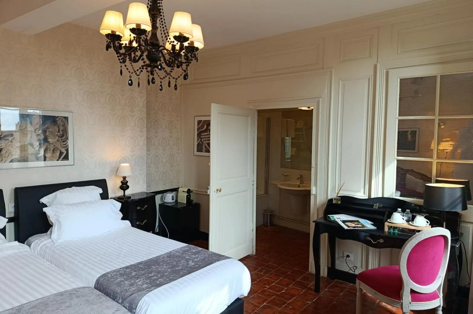 Bed in Les Glycines Vézelay