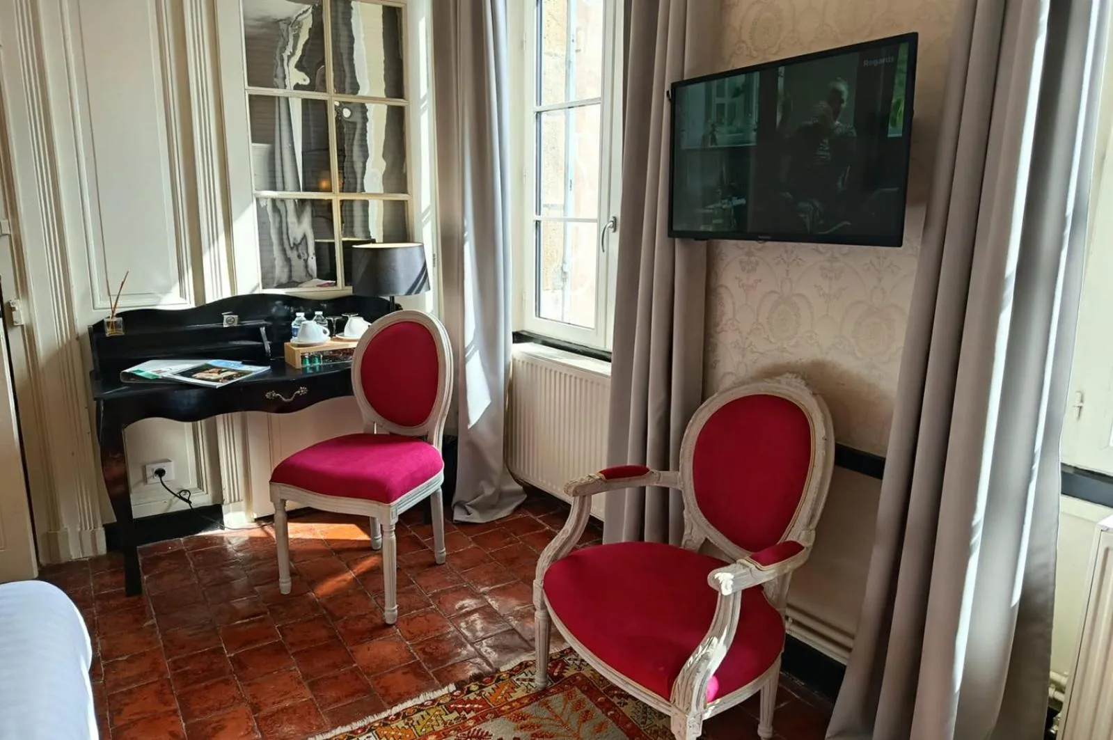 Les Glycines Vézelay