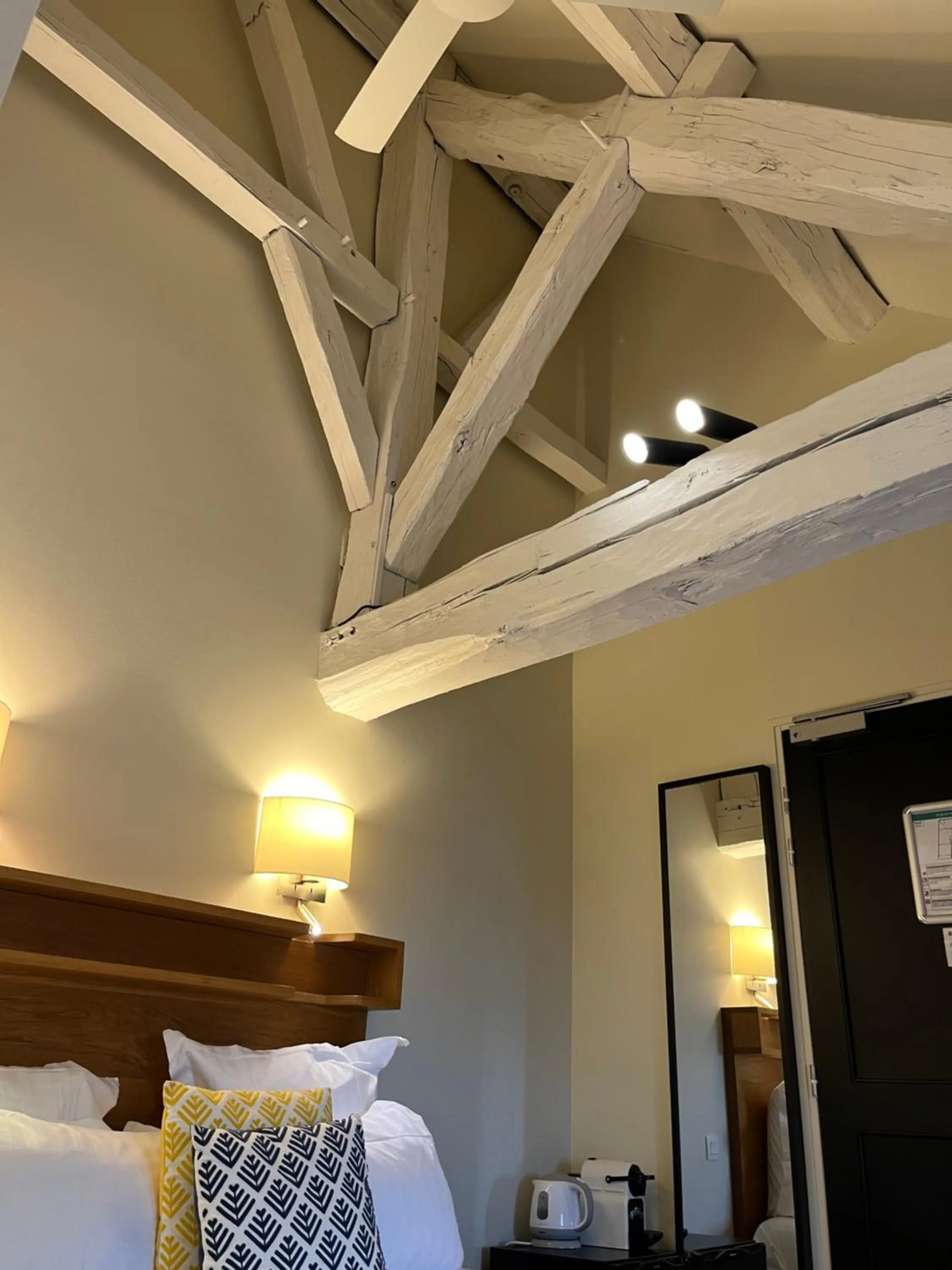 Bed in Les Glycines Vézelay