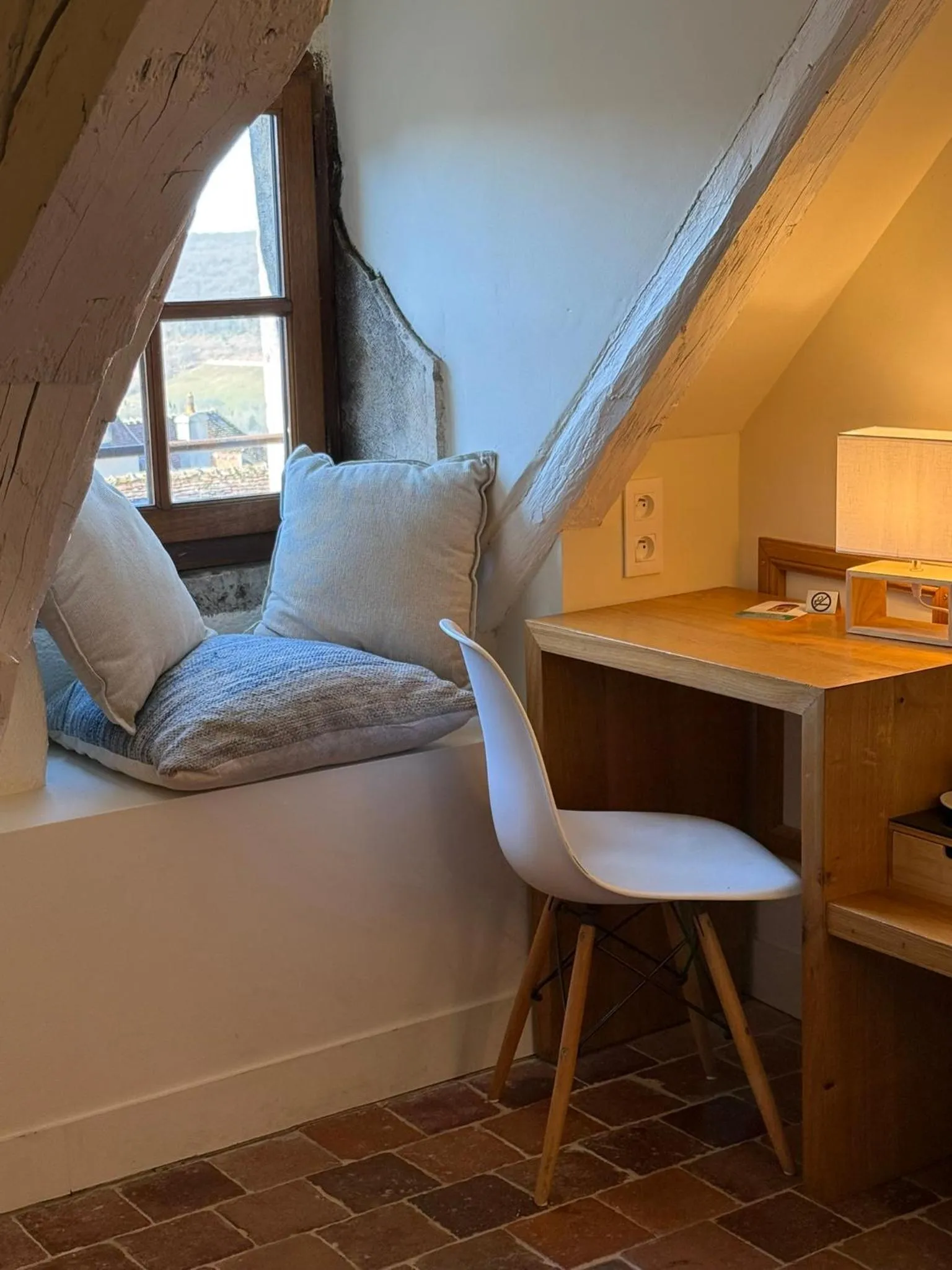 Les Glycines Vézelay